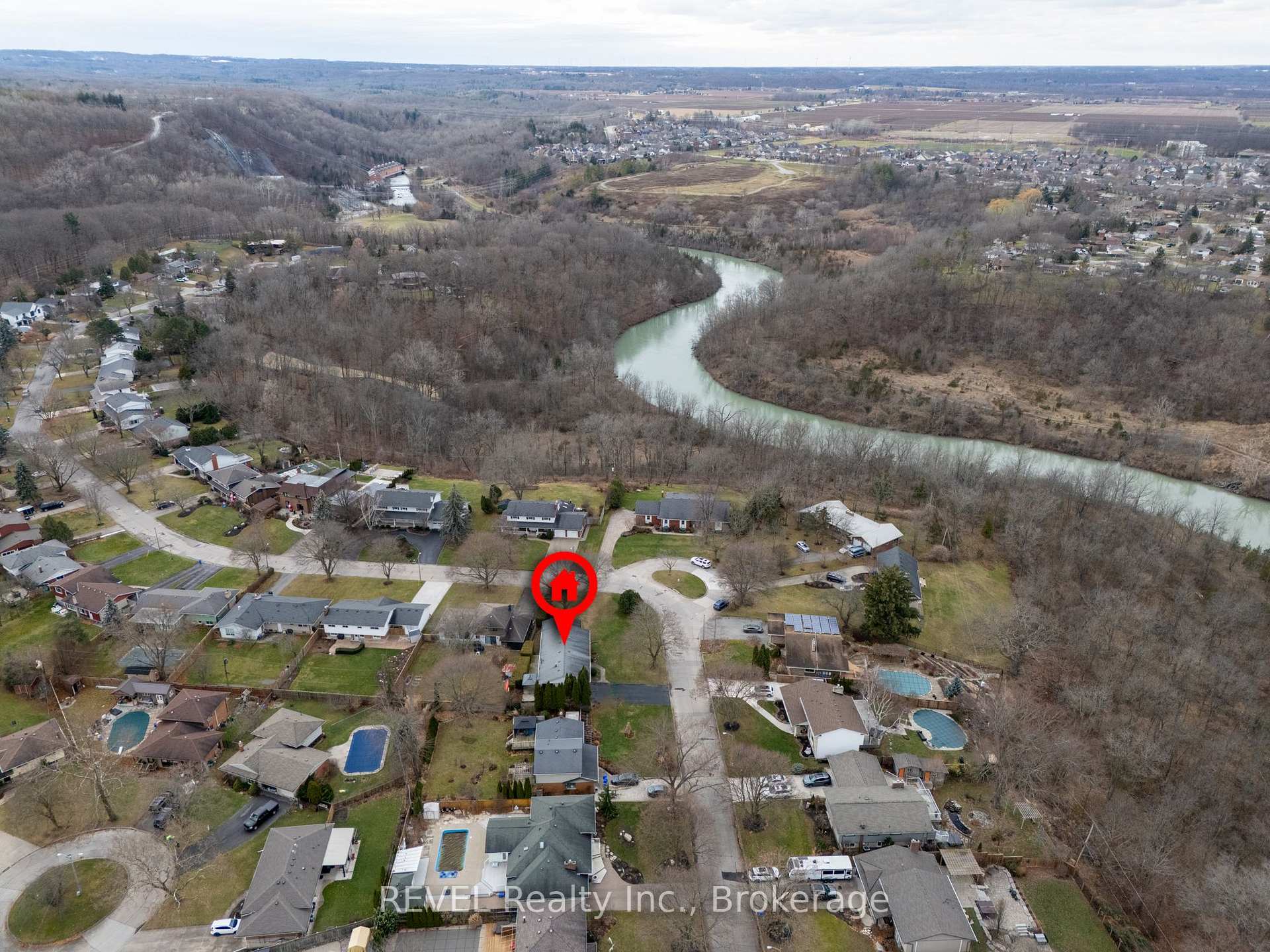 Photo 2 of 237 Riverview Boulevard, St. Catharines, Glendale/Glenridge — HOMEH