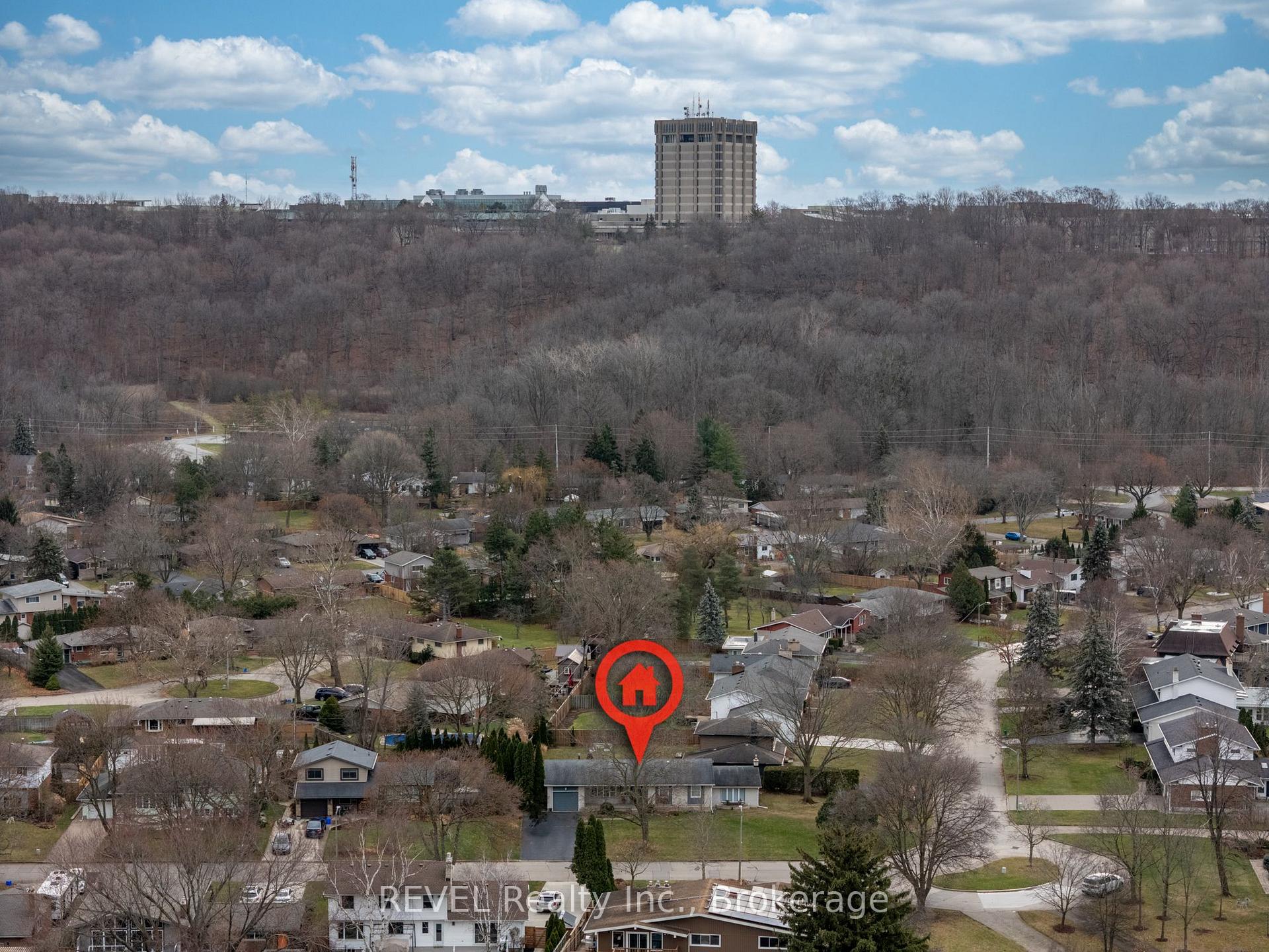 Photo 3 of 237 Riverview Boulevard, St. Catharines, Glendale/Glenridge — HOMEH