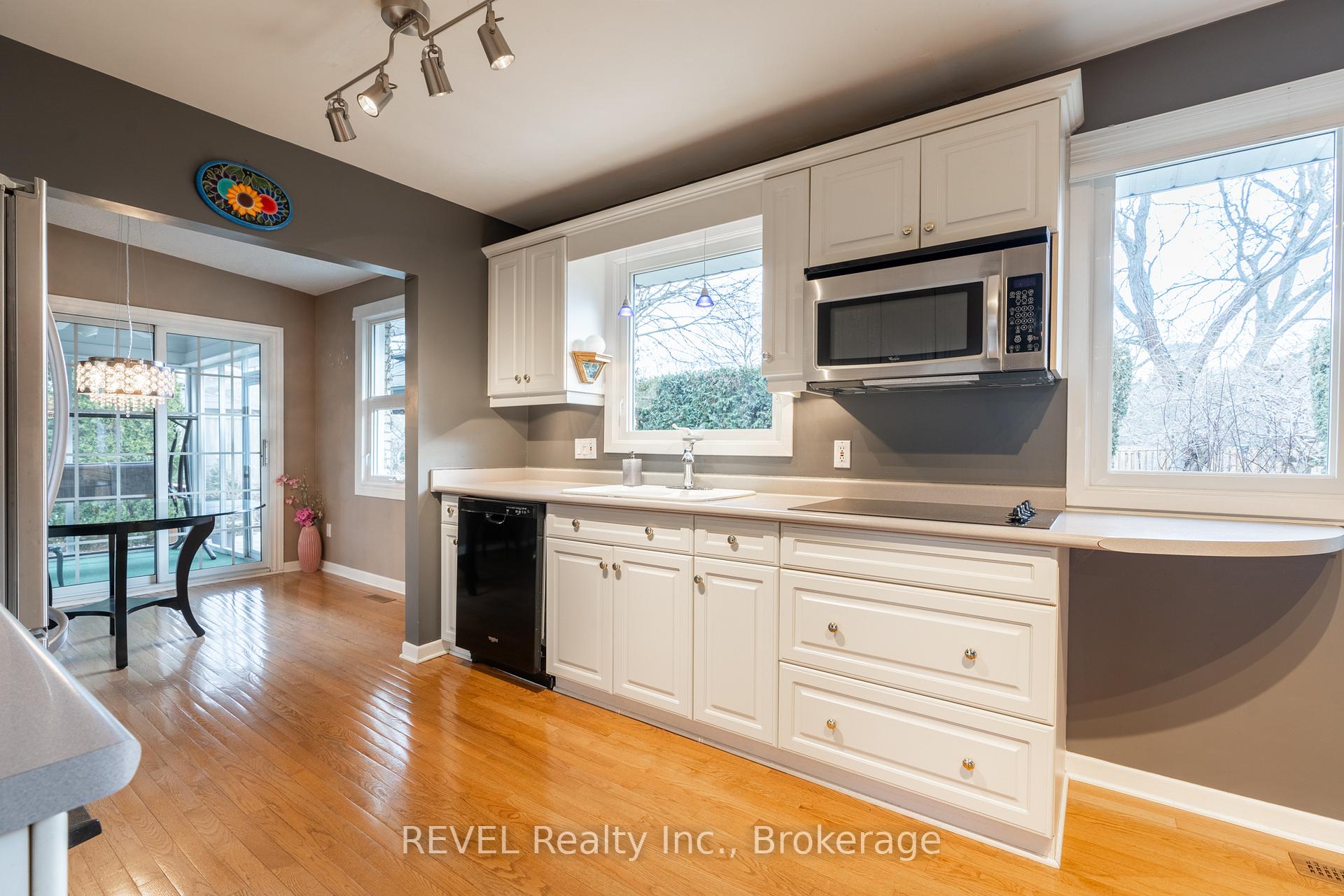 Photo 14 of 237 Riverview Boulevard, St. Catharines, Glendale/Glenridge — HOMEH