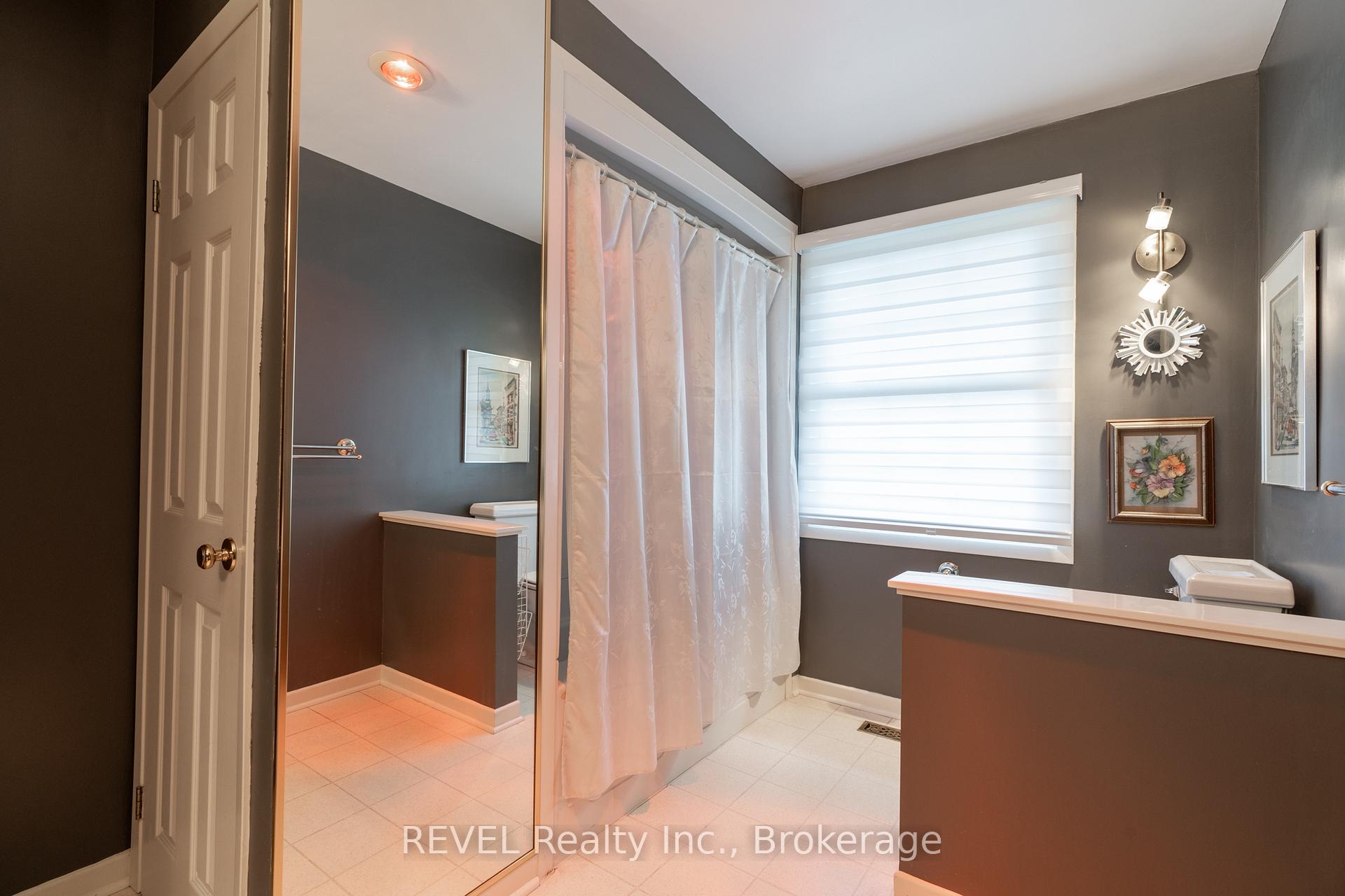 Photo 20 of 237 Riverview Boulevard, St. Catharines, Glendale/Glenridge — HOMEH