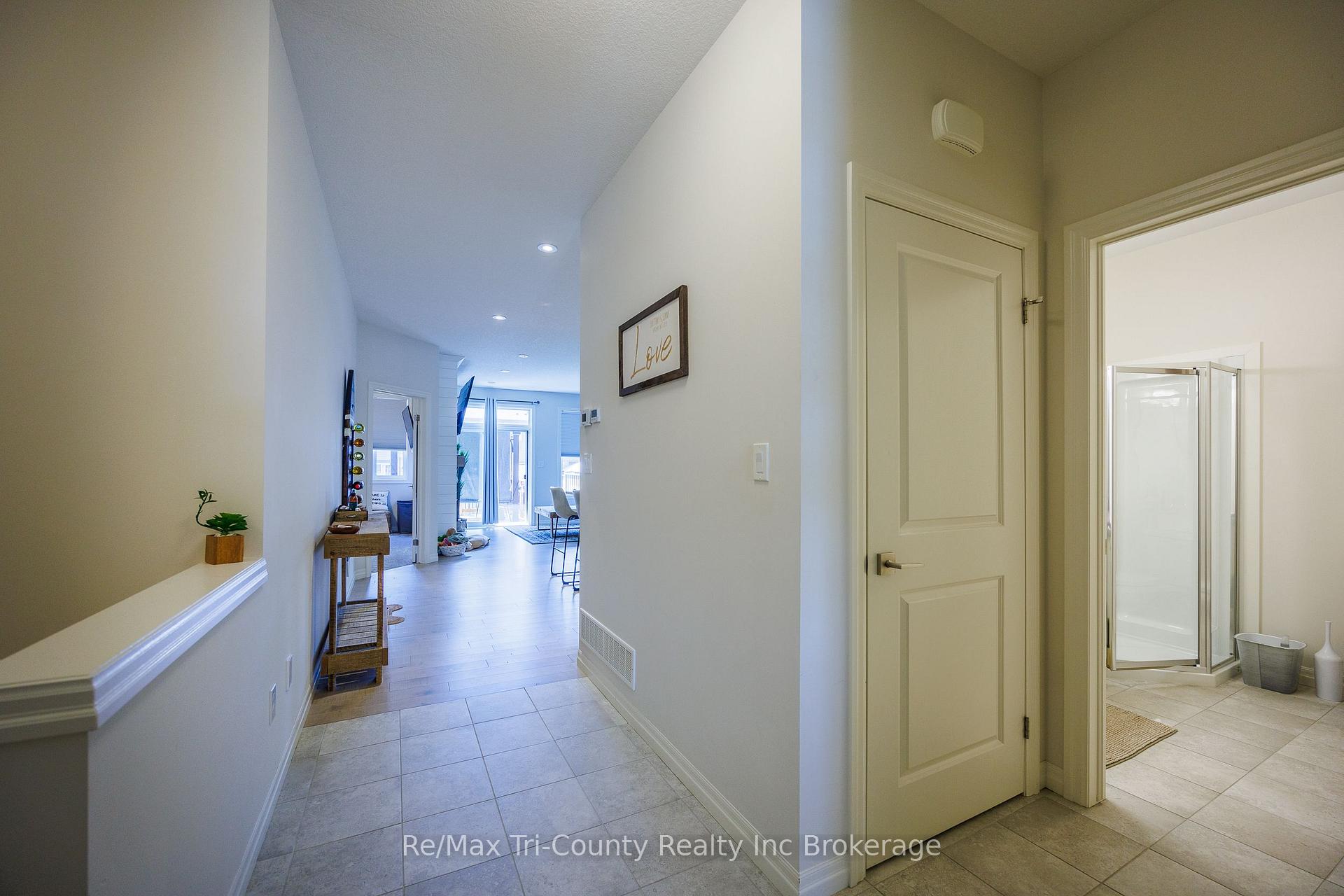 Photo 4 of 22 Cortland Terrace, St. Thomas — HOMEH