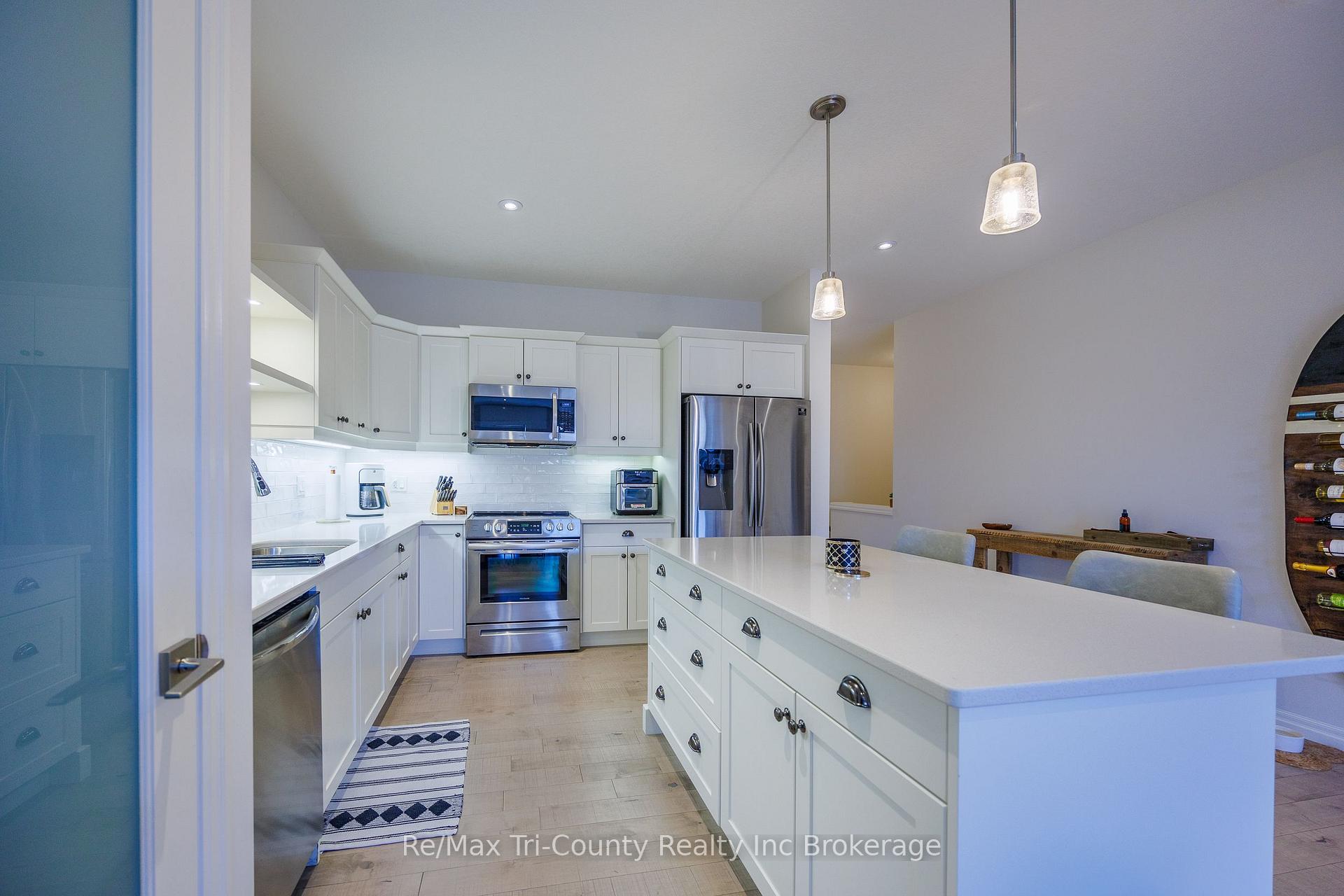 Photo 10 of 22 Cortland Terrace, St. Thomas — HOMEH