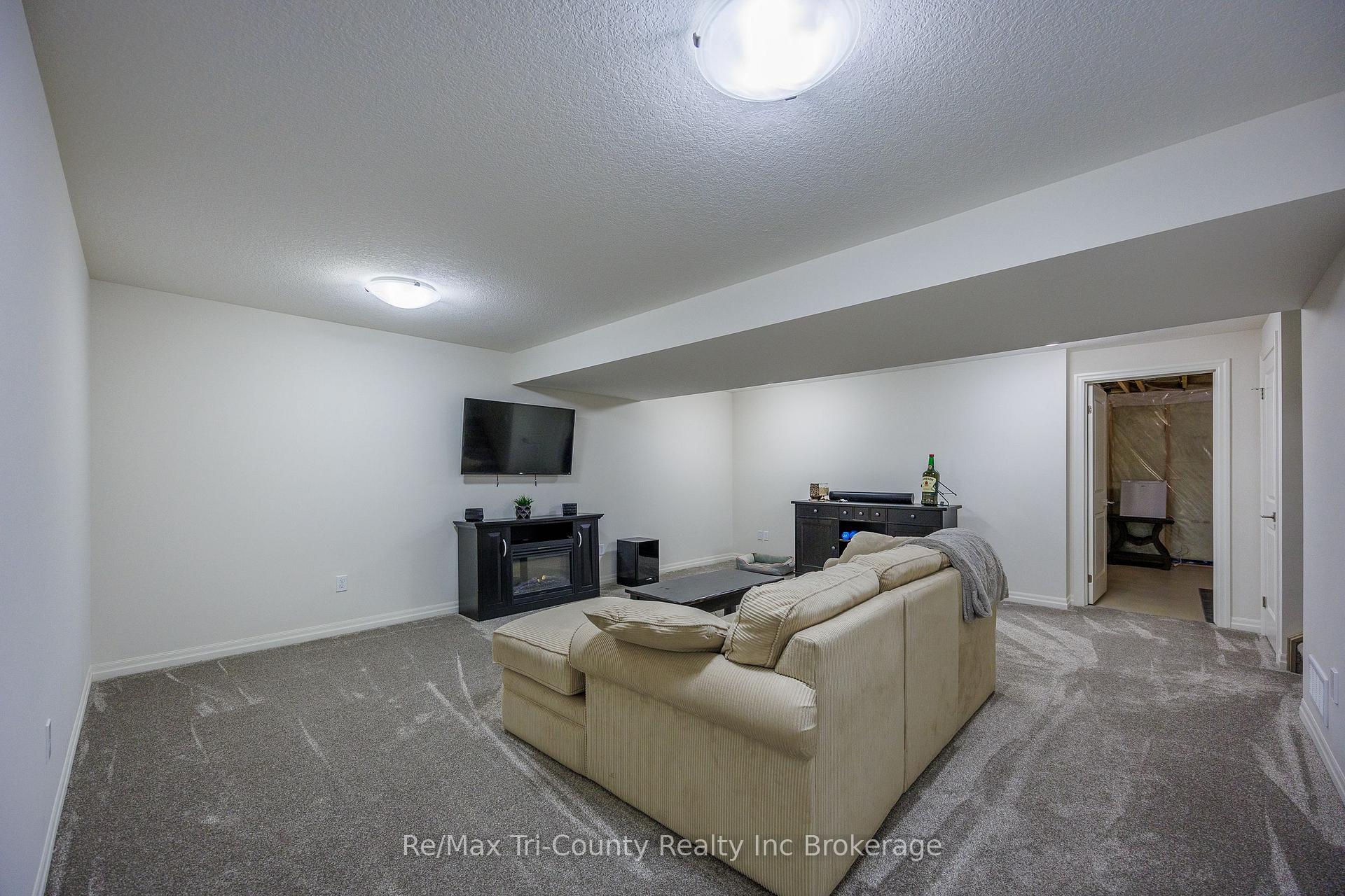 Photo 18 of 22 Cortland Terrace, St. Thomas — HOMEH