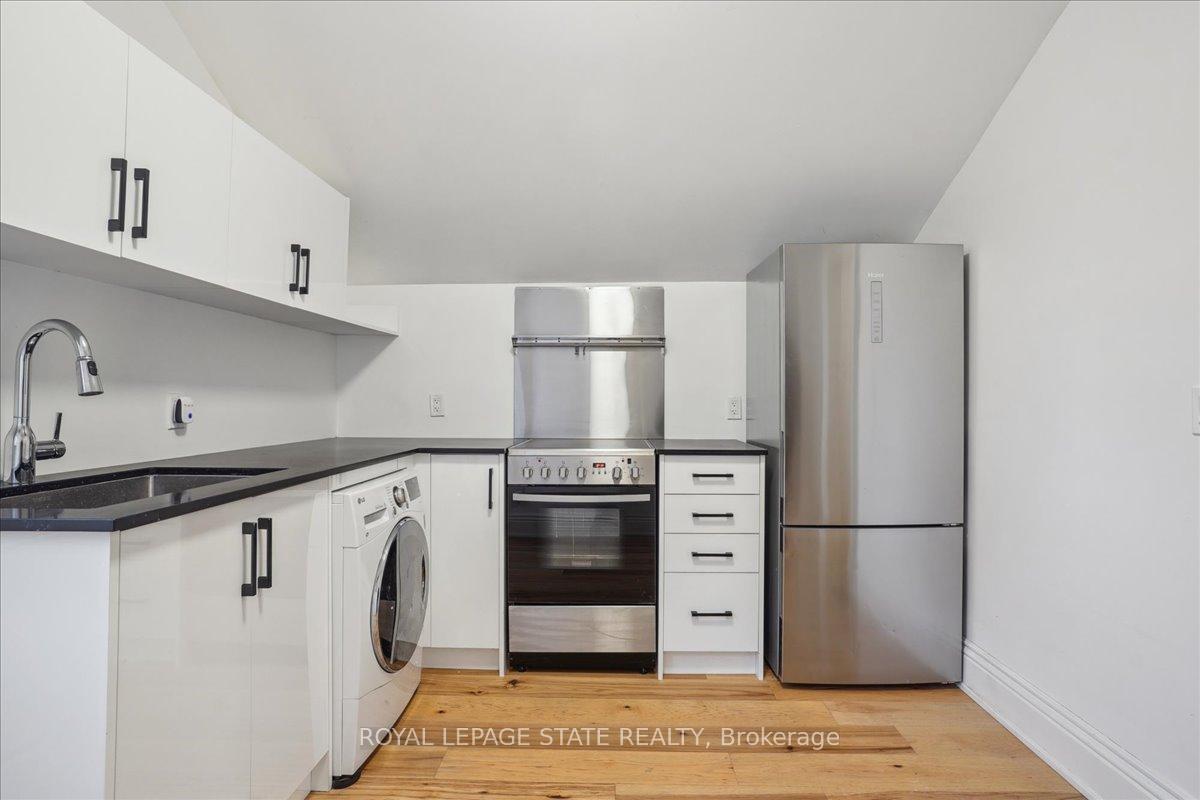 Photo 8 of 246 John Street N, Hamilton, Beasley — HOMEH