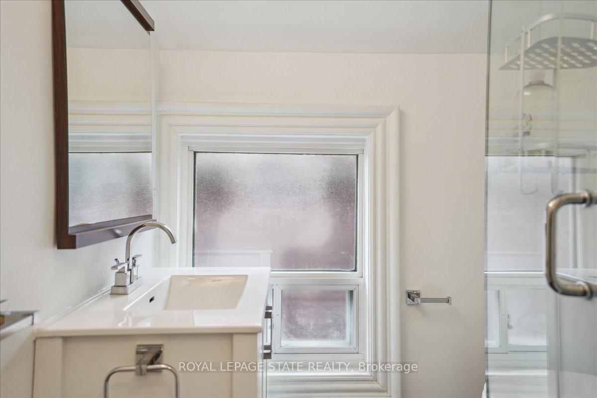 Photo 10 of 246 John Street N, Hamilton, Beasley — HOMEH