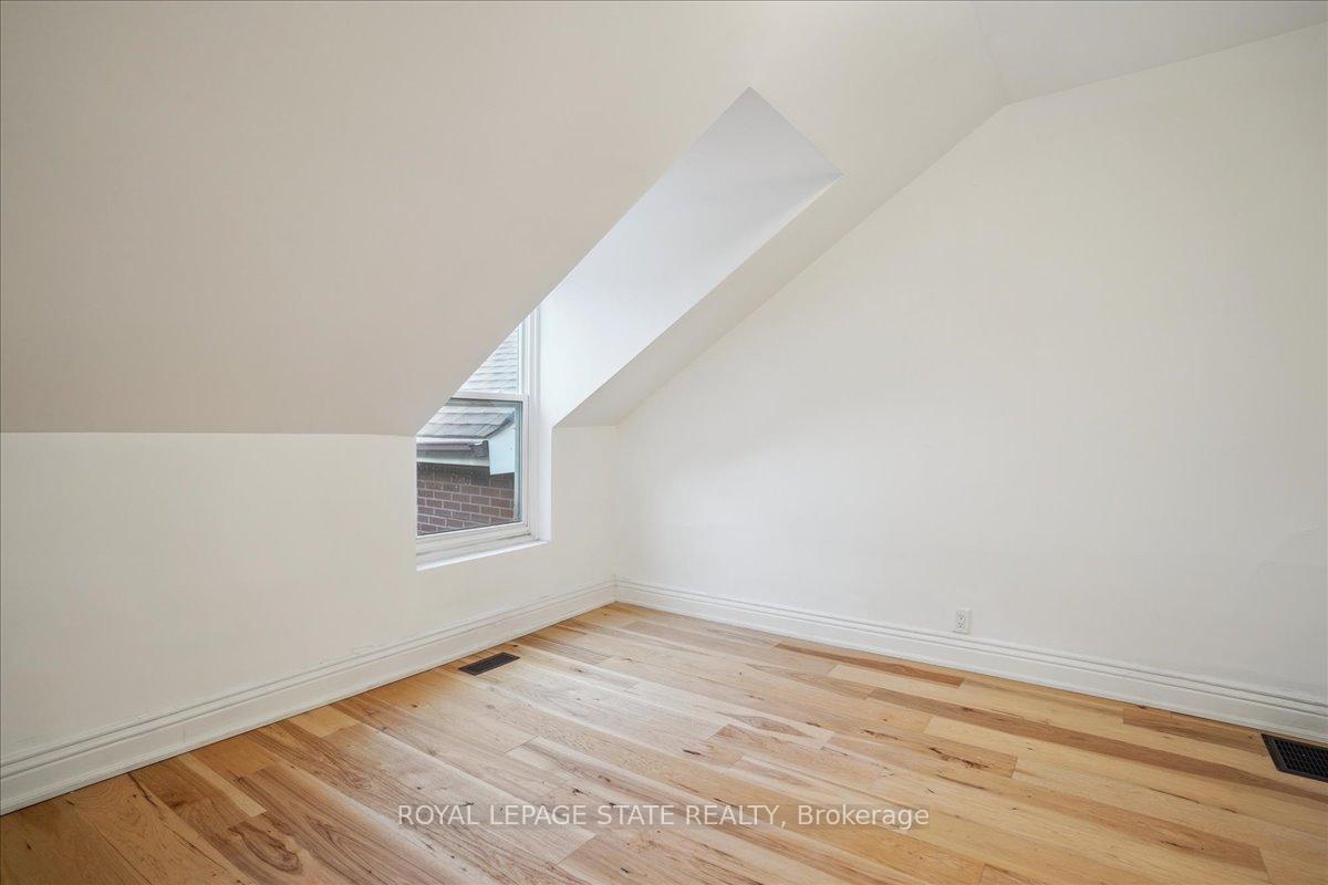 Photo 11 of 246 John Street N, Hamilton, Beasley — HOMEH