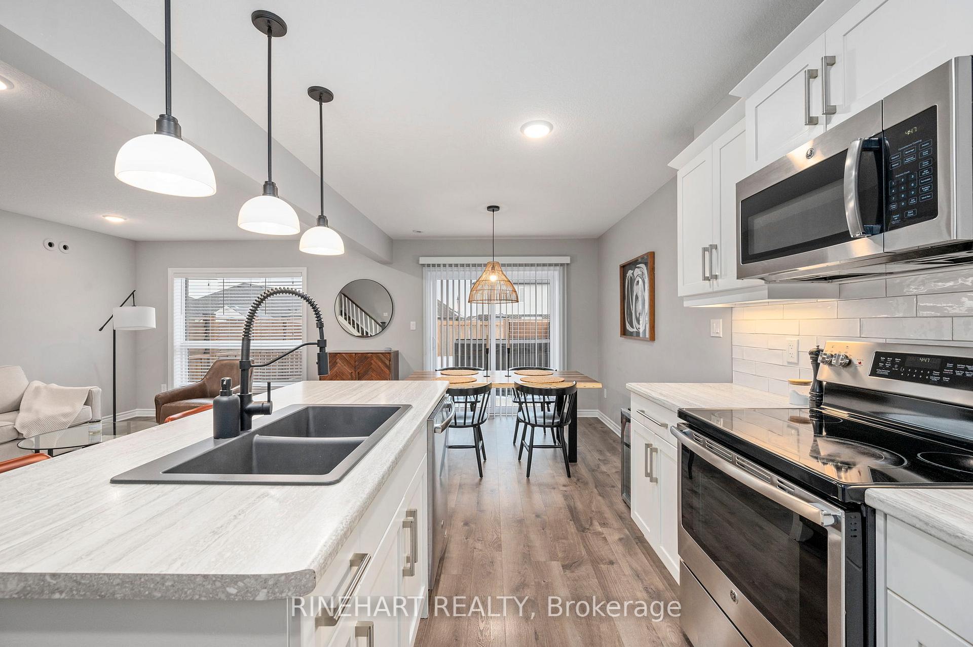 Photo 11 of 25 Ashberry Place, St. Thomas — HOMEH