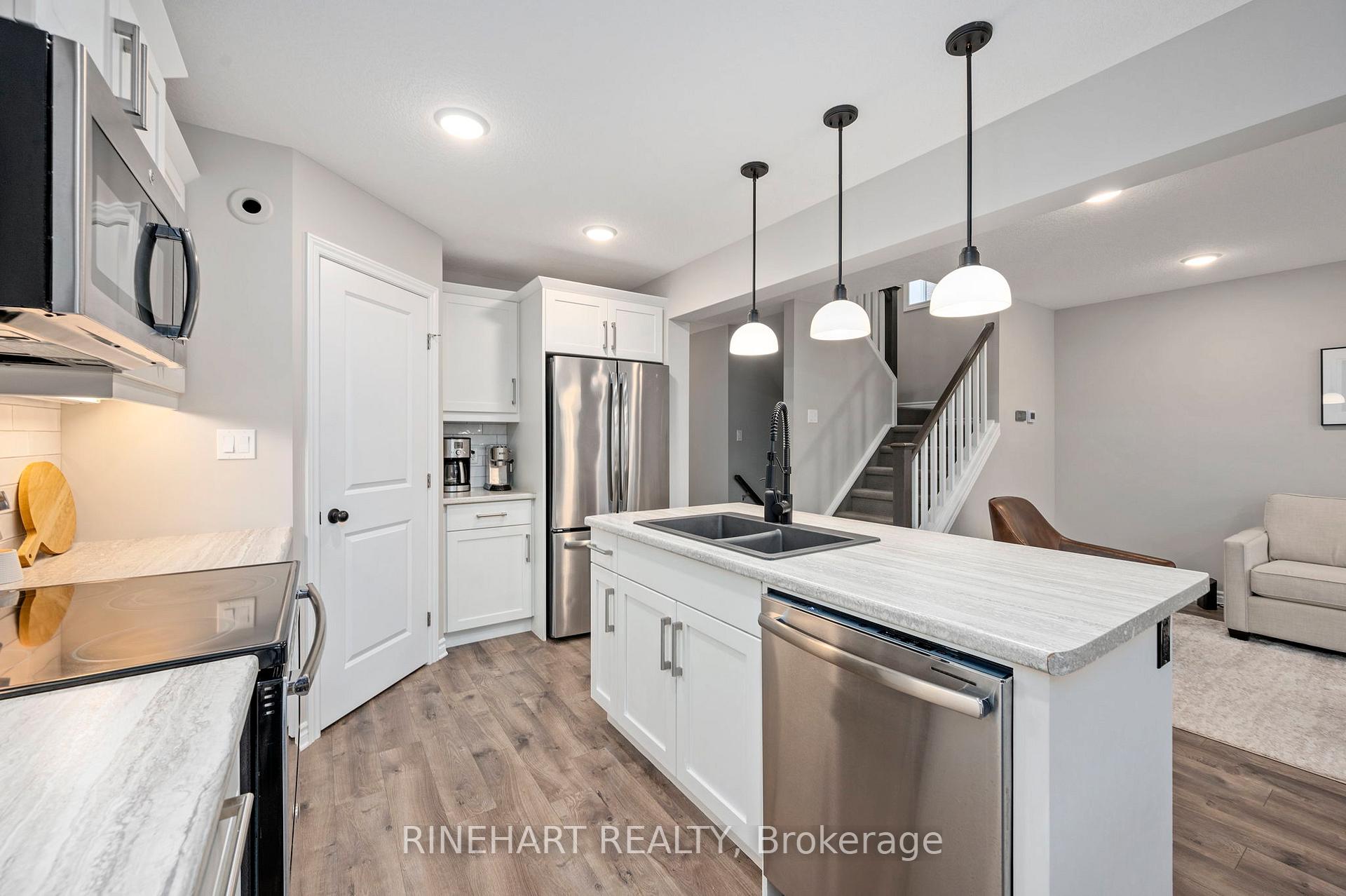 Photo 14 of 25 Ashberry Place, St. Thomas — HOMEH