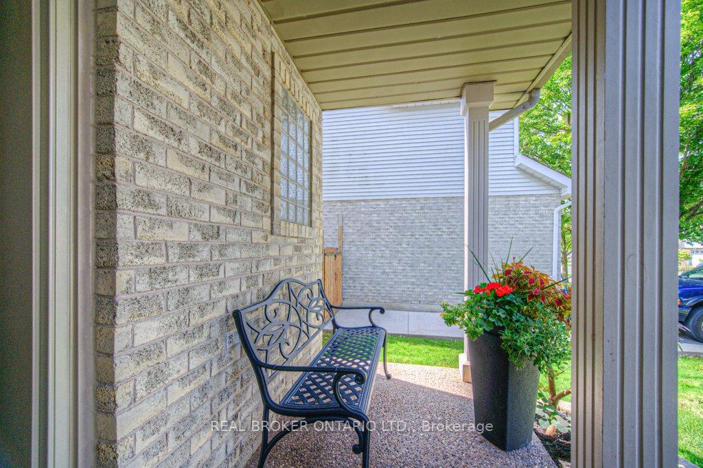 Photo 13 of 91 Ironstone Drive, Cambridge — HOMEH