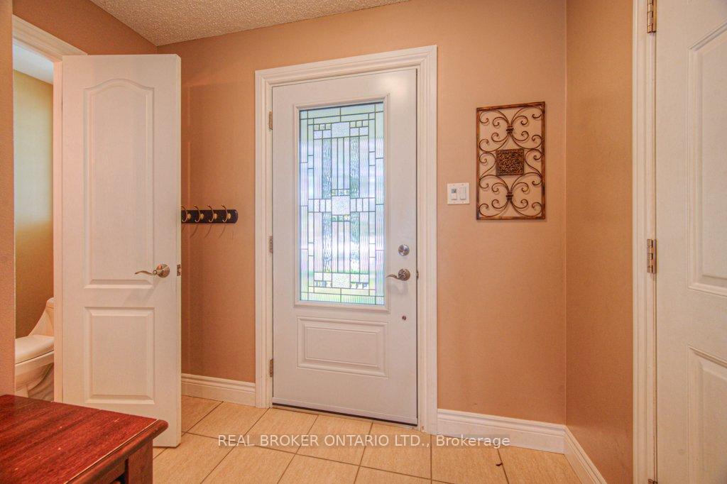 Photo 5 of 91 Ironstone Drive, Cambridge — HOMEH