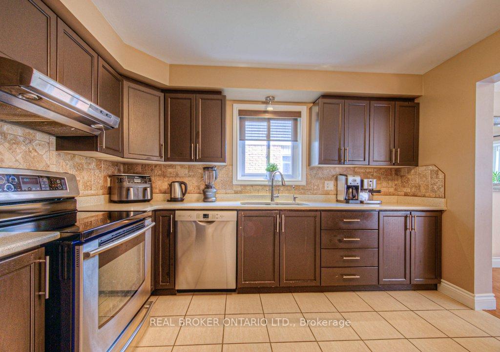 Photo 8 of 91 Ironstone Drive, Cambridge — HOMEH