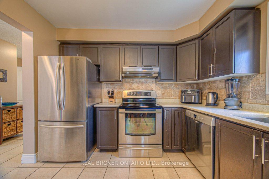 Photo 10 of 91 Ironstone Drive, Cambridge — HOMEH