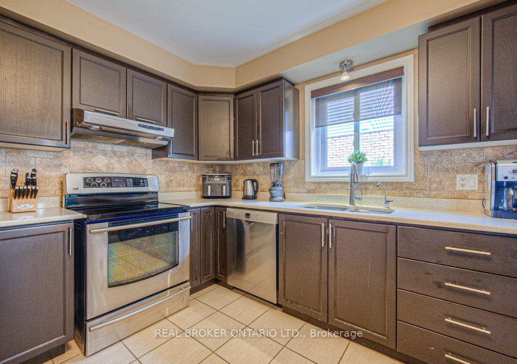 Photo 15 of 91 Ironstone Drive, Cambridge — HOMEH