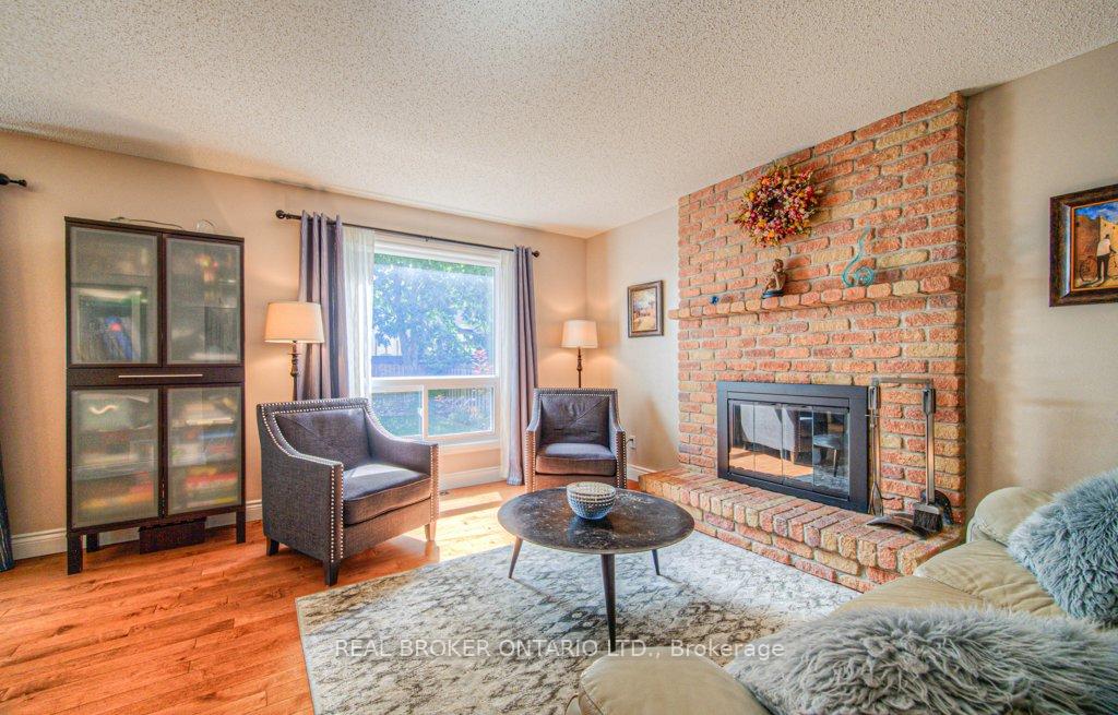 Photo 17 of 91 Ironstone Drive, Cambridge — HOMEH