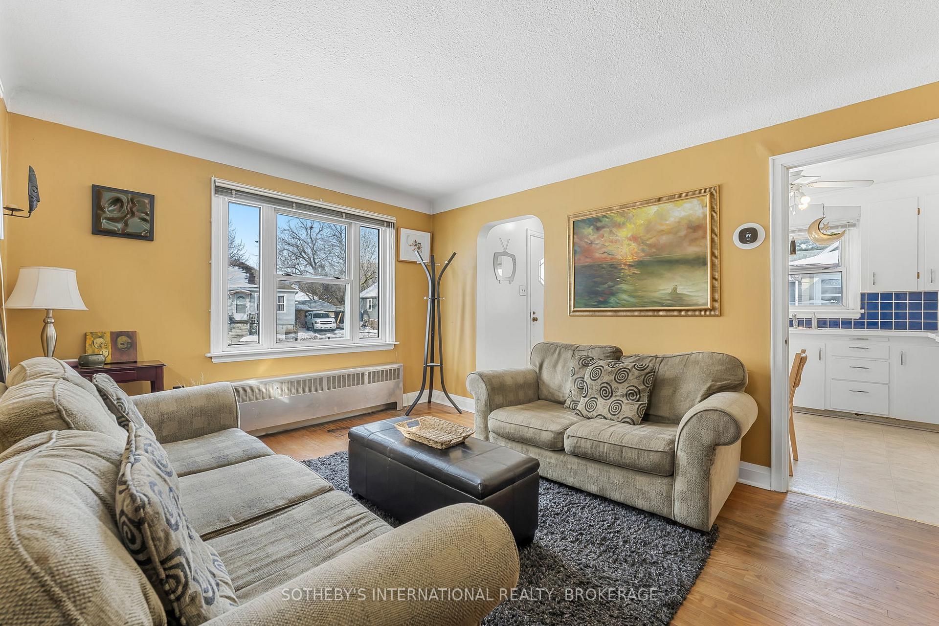 Photo 8 of 64 Scott Street W, St. Catharines, Haig — HOMEH