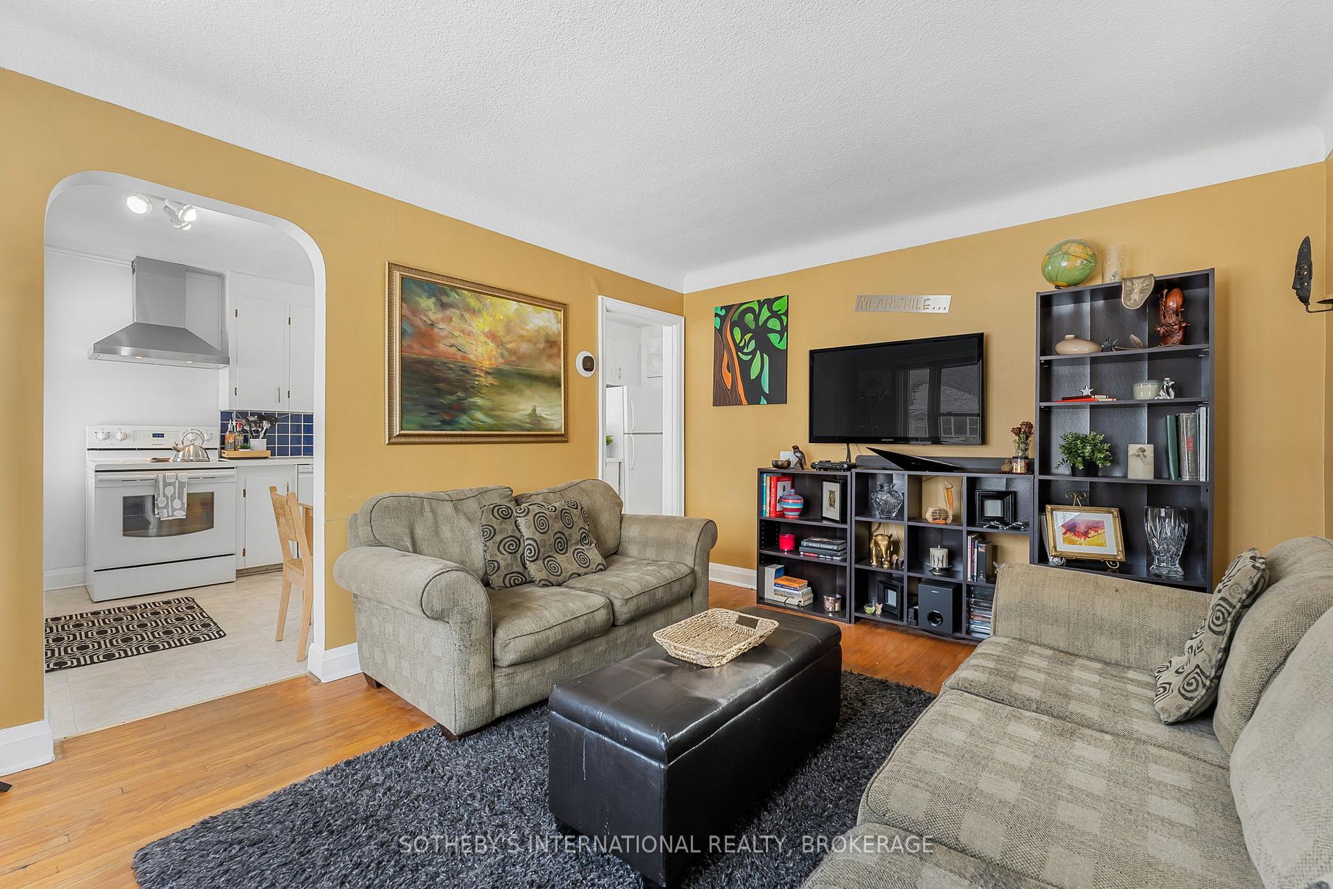 Photo 9 of 64 Scott Street W, St. Catharines, Haig — HOMEH