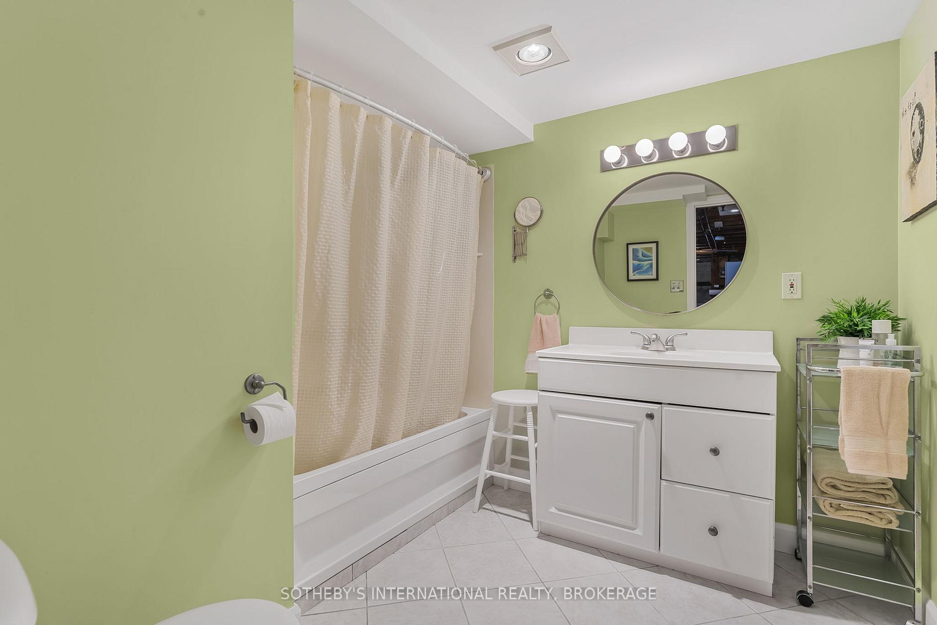 Photo 21 of 64 Scott Street W, St. Catharines, Haig — HOMEH