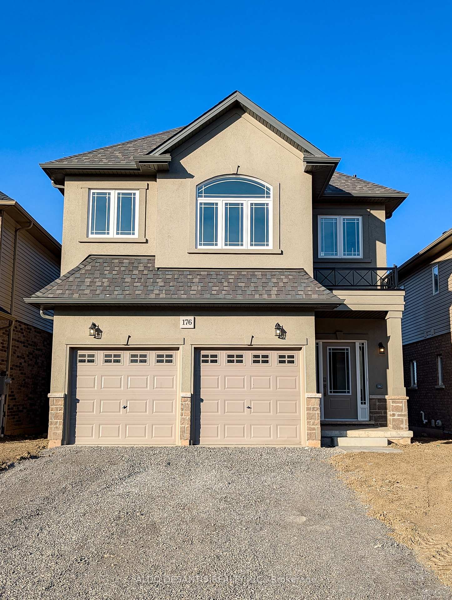 Photo 2 of 176 Cittadella Boulevard, Hamilton, Rural Glanbrook — HOMEH
