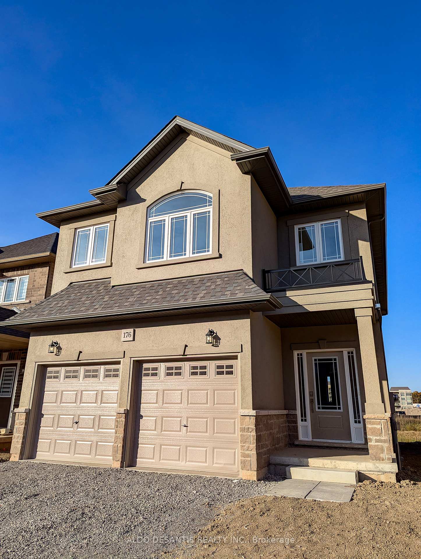 Photo 3 of 176 Cittadella Boulevard, Hamilton, Rural Glanbrook — HOMEH