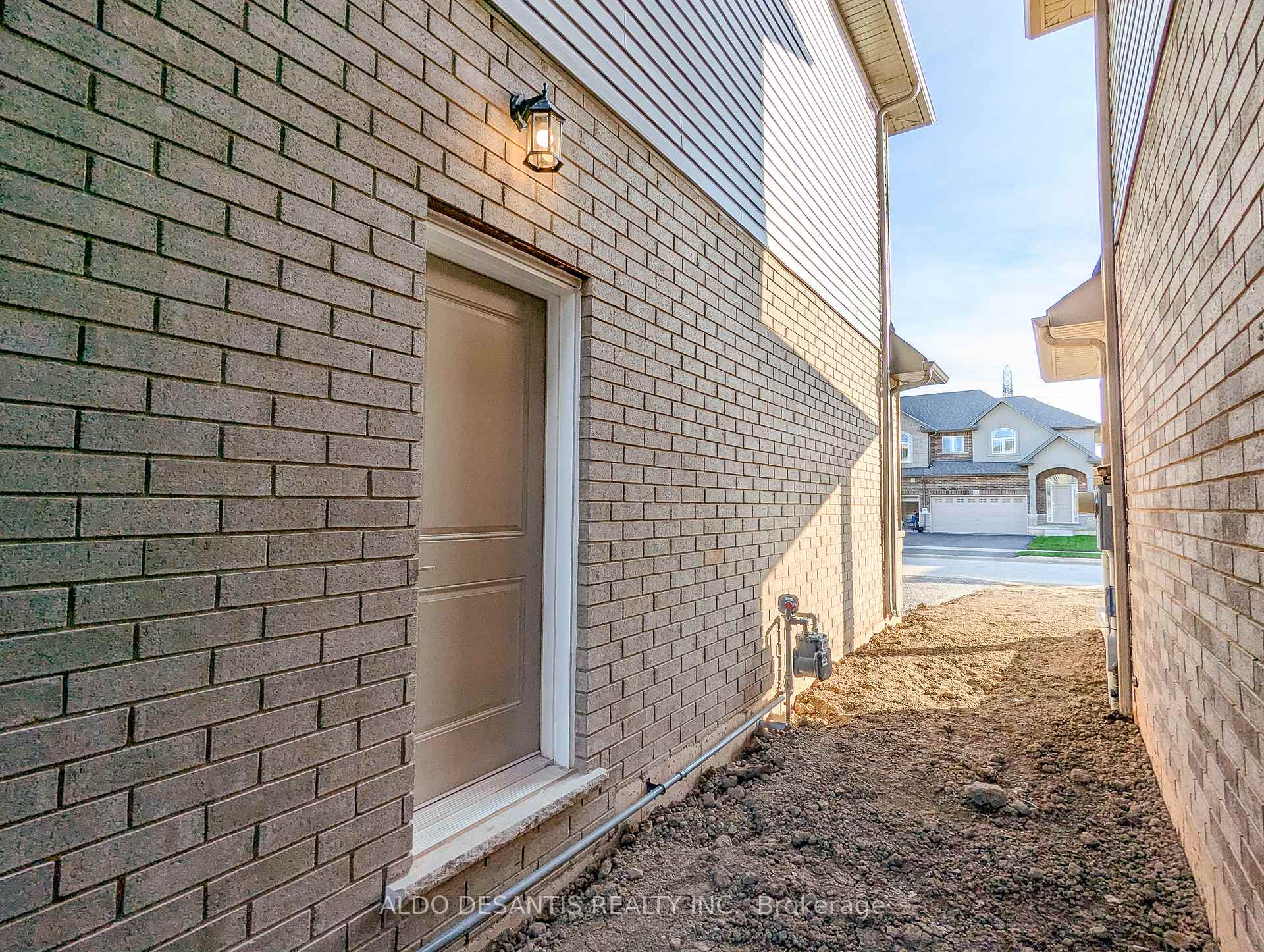 Photo 5 of 176 Cittadella Boulevard, Hamilton, Rural Glanbrook — HOMEH