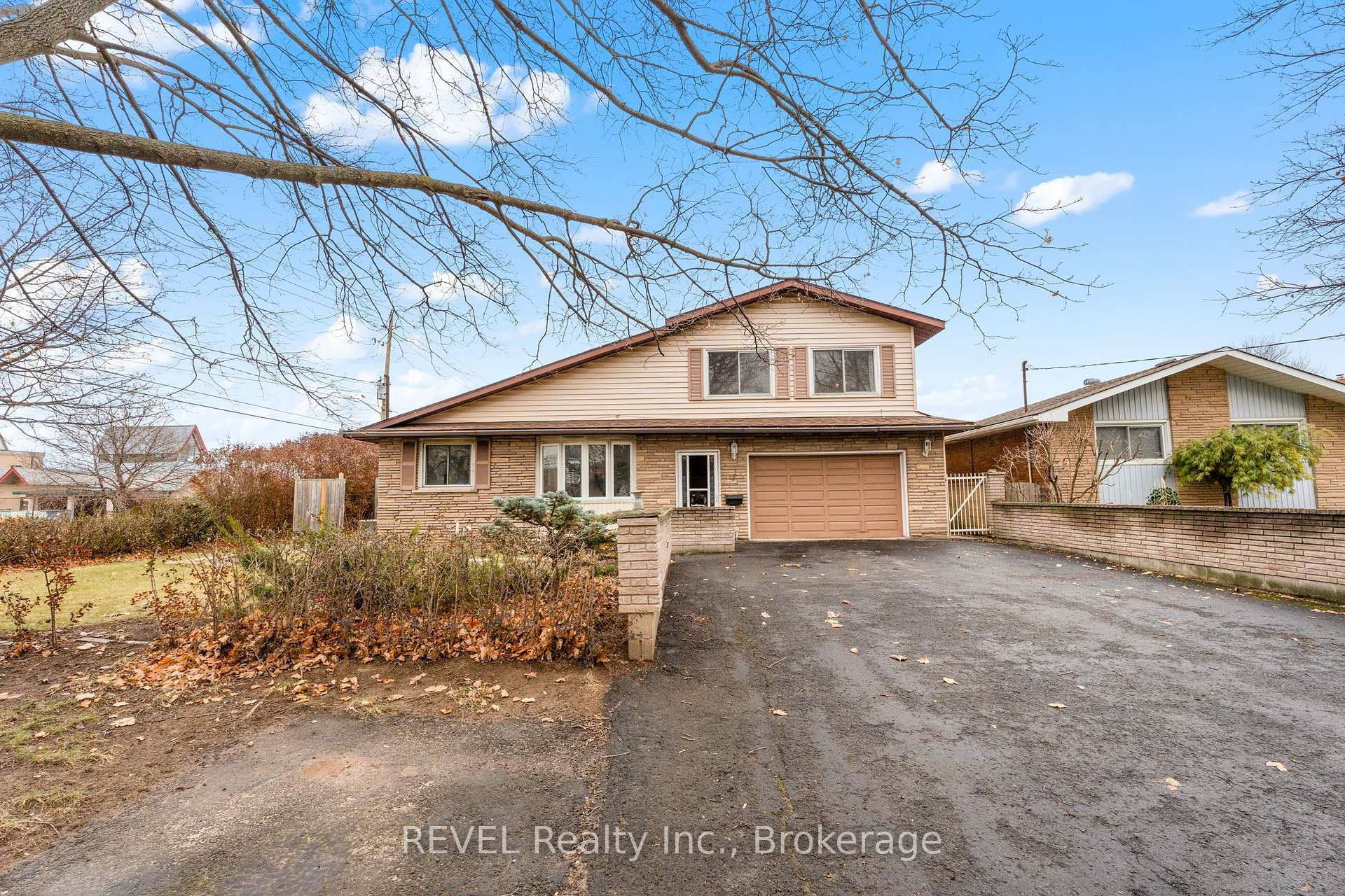 Photo 1 of 1 Prince Edward Drive, St. Catharines, Lakeport — HOMEH