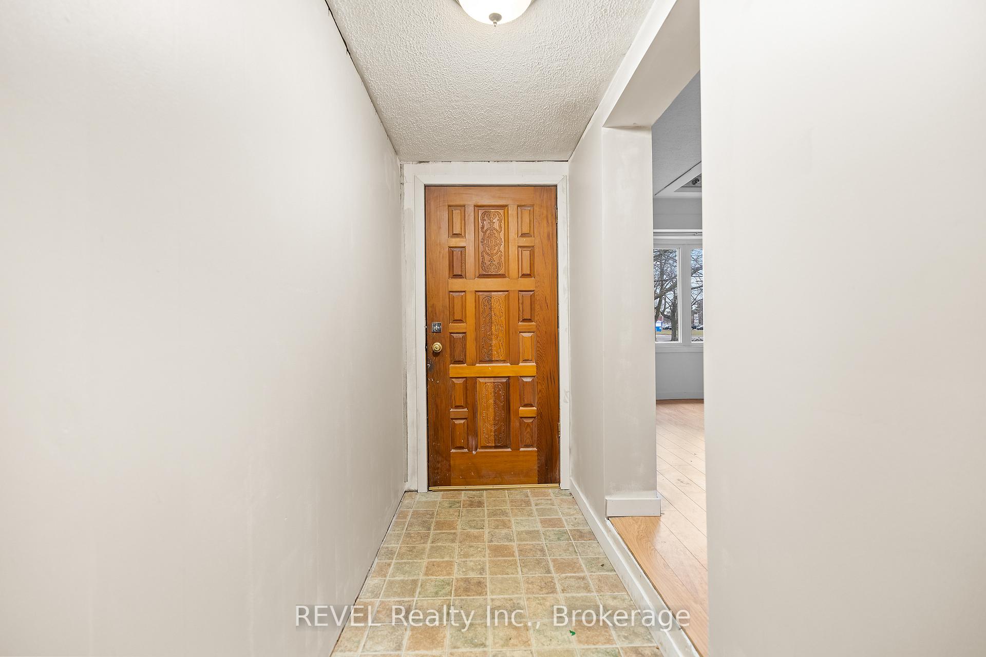 Photo 5 of 1 Prince Edward Drive, St. Catharines, Lakeport — HOMEH