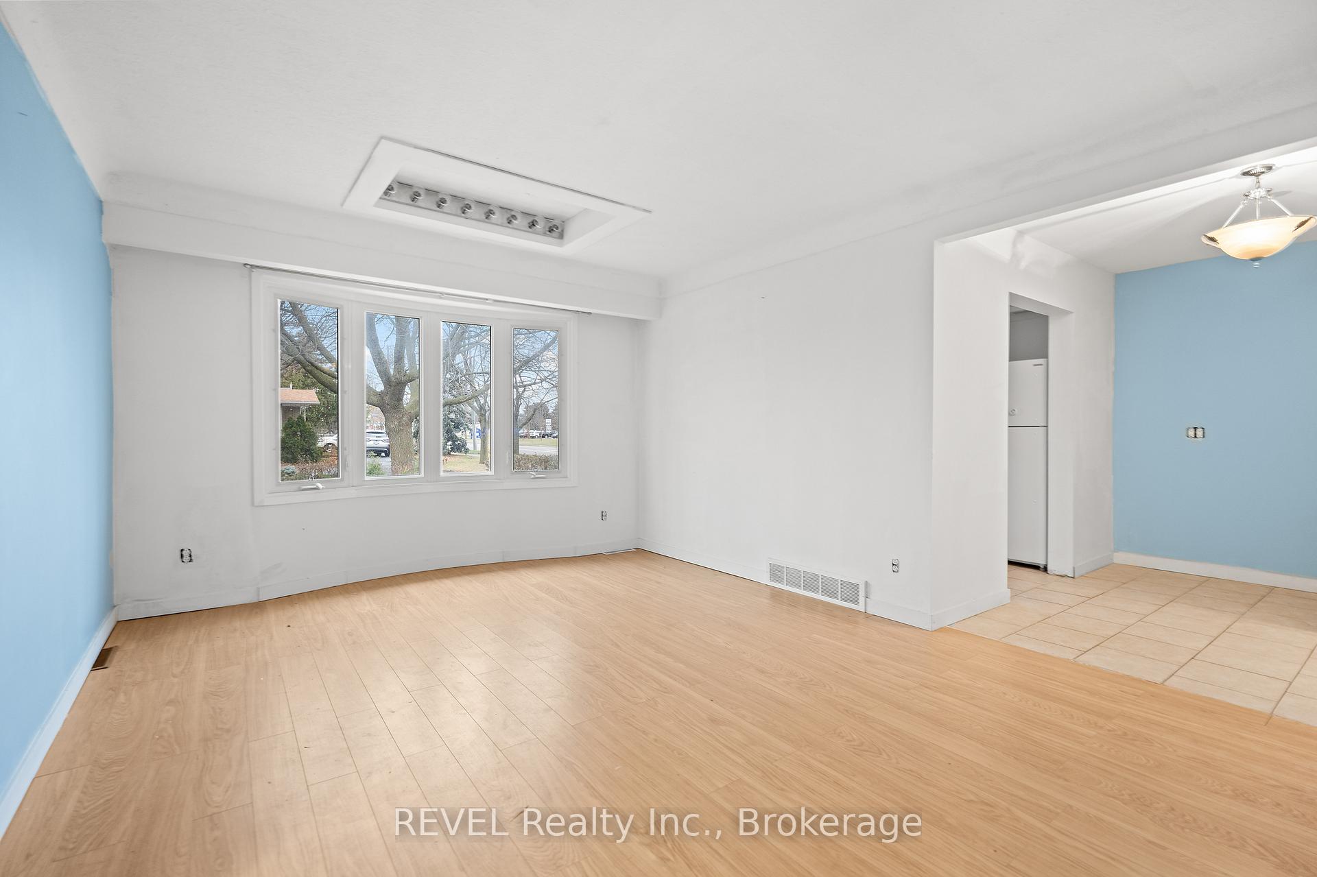 Photo 6 of 1 Prince Edward Drive, St. Catharines, Lakeport — HOMEH