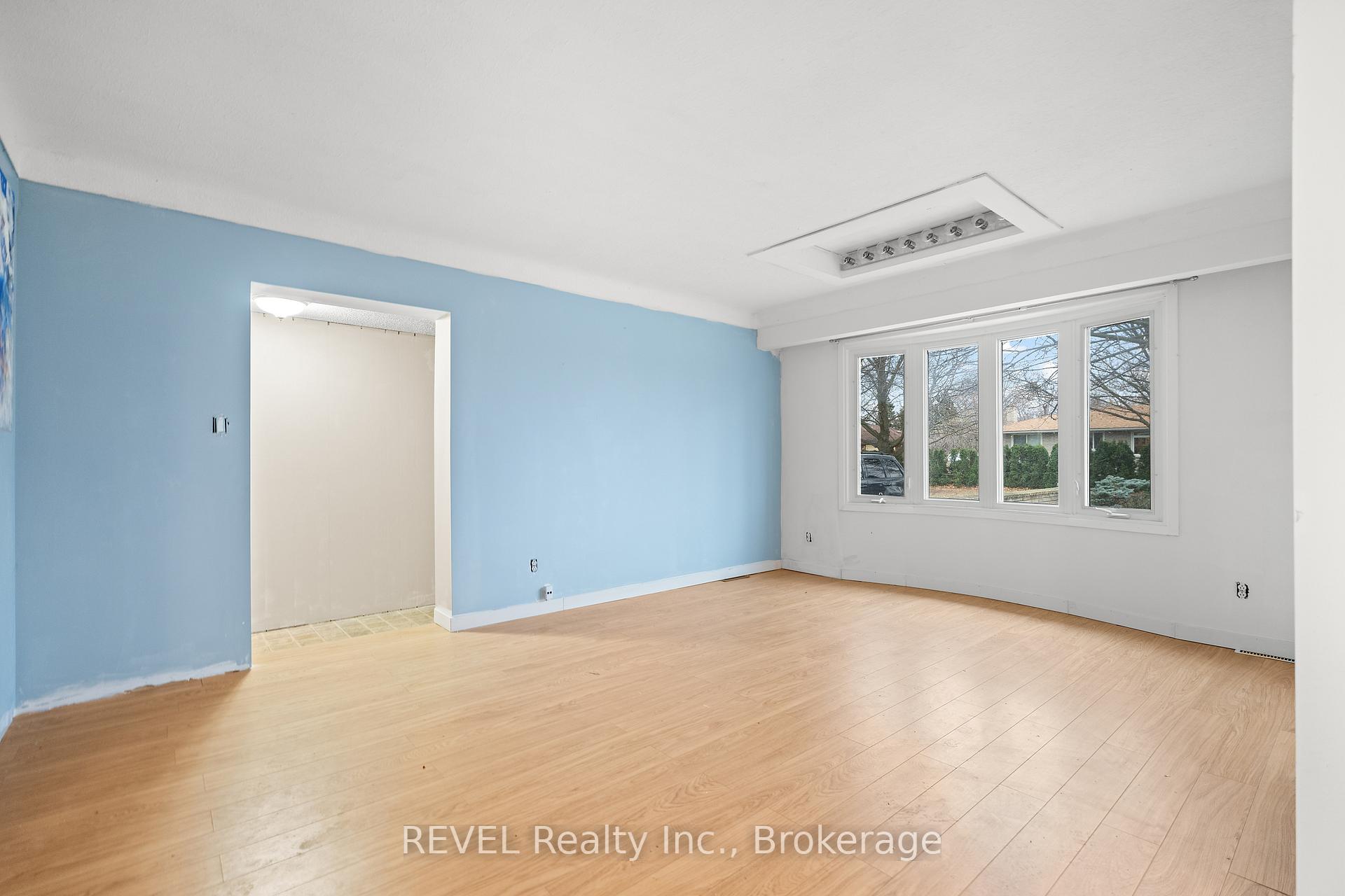 Photo 7 of 1 Prince Edward Drive, St. Catharines, Lakeport — HOMEH