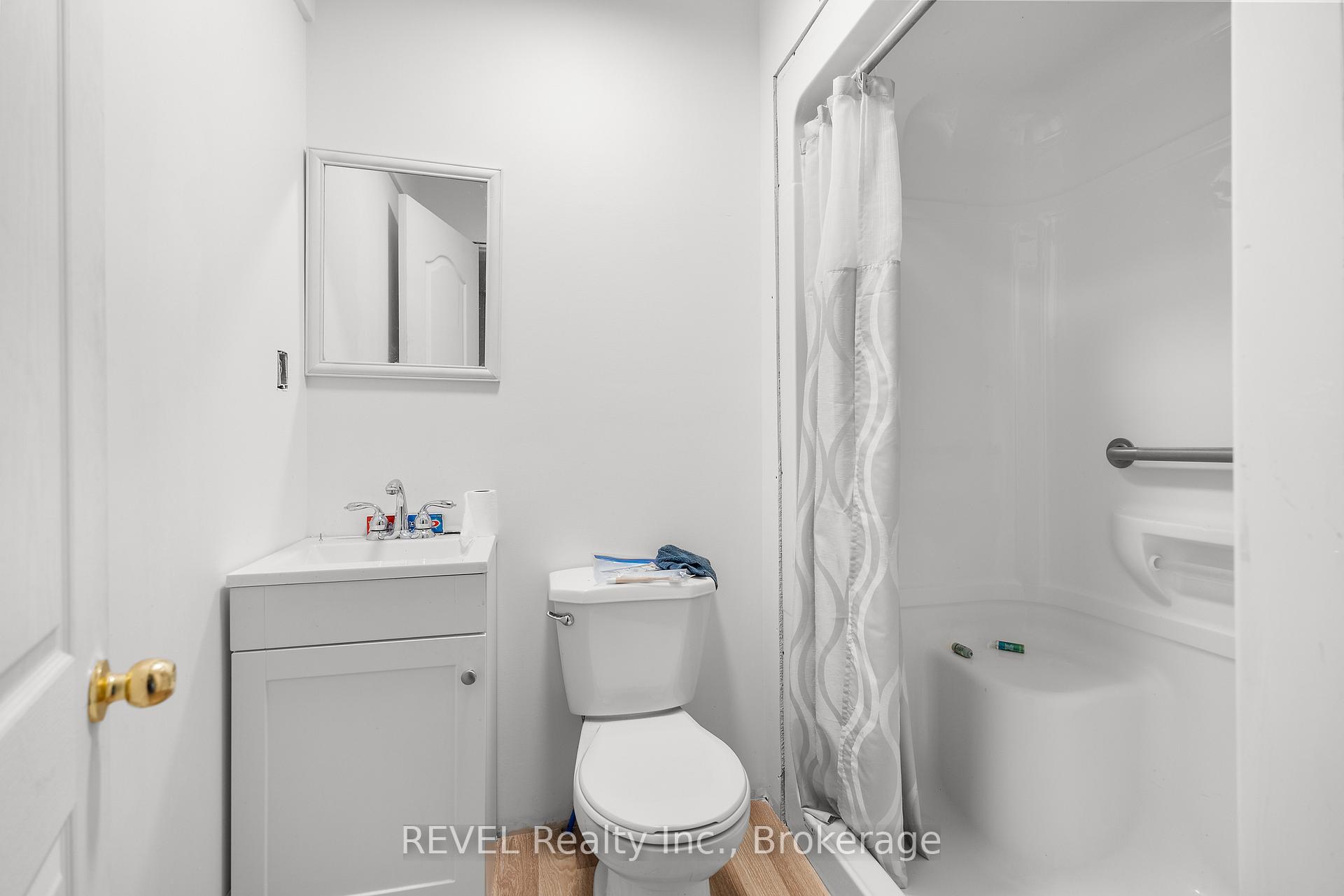 Photo 12 of 1 Prince Edward Drive, St. Catharines, Lakeport — HOMEH