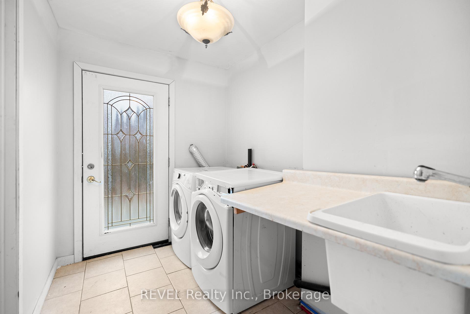 Photo 14 of 1 Prince Edward Drive, St. Catharines, Lakeport — HOMEH
