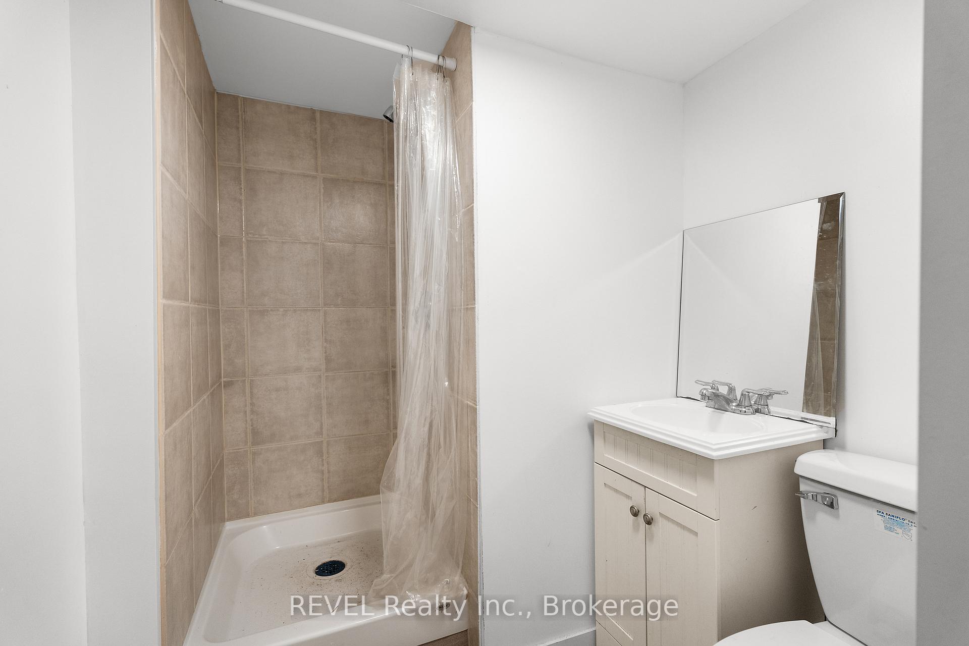 Photo 15 of 1 Prince Edward Drive, St. Catharines, Lakeport — HOMEH
