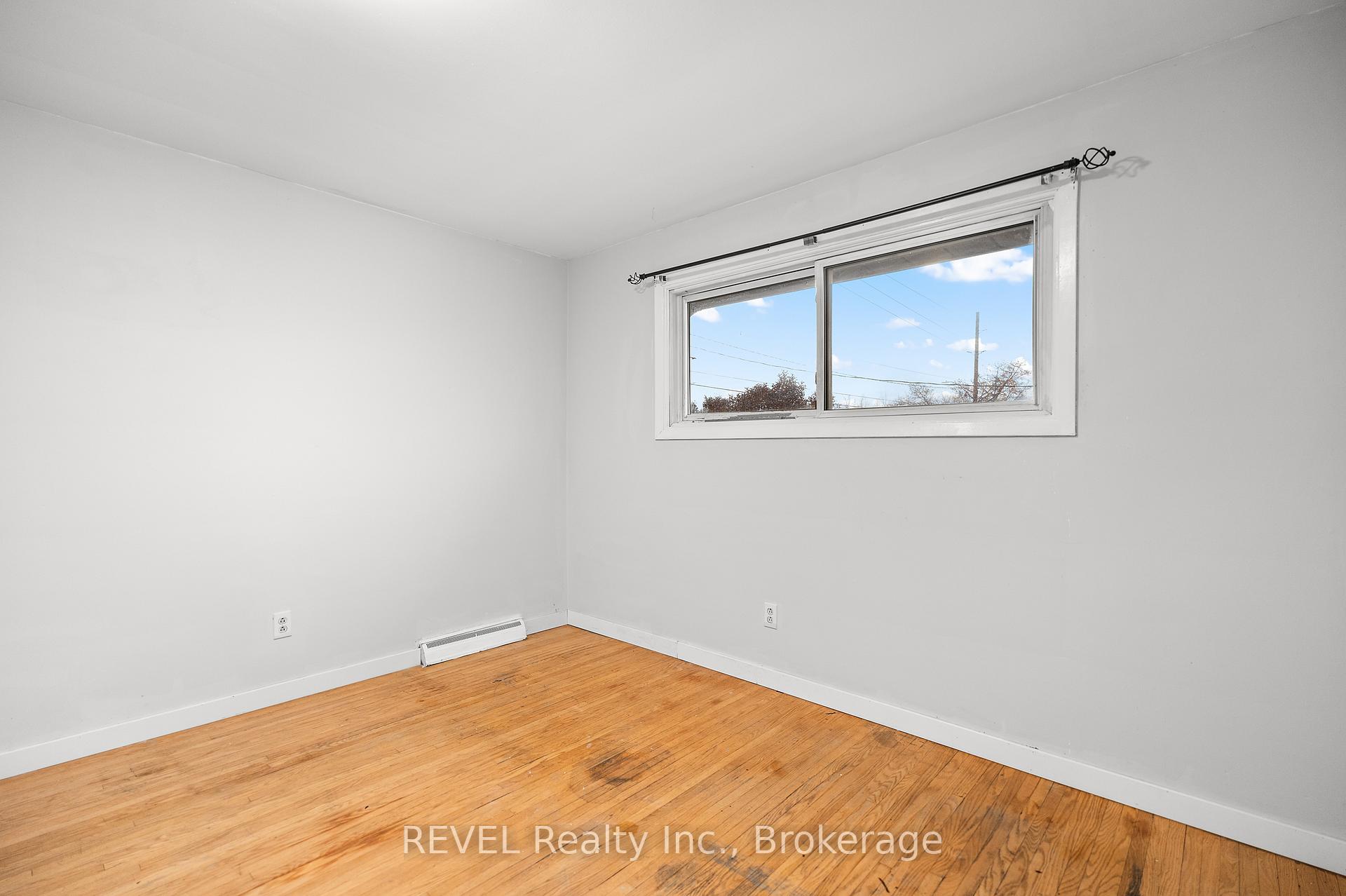 Photo 16 of 1 Prince Edward Drive, St. Catharines, Lakeport — HOMEH