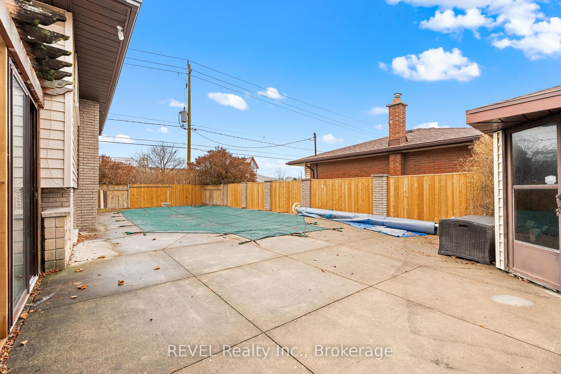 Photo 21 of 1 Prince Edward Drive, St. Catharines, Lakeport — HOMEH