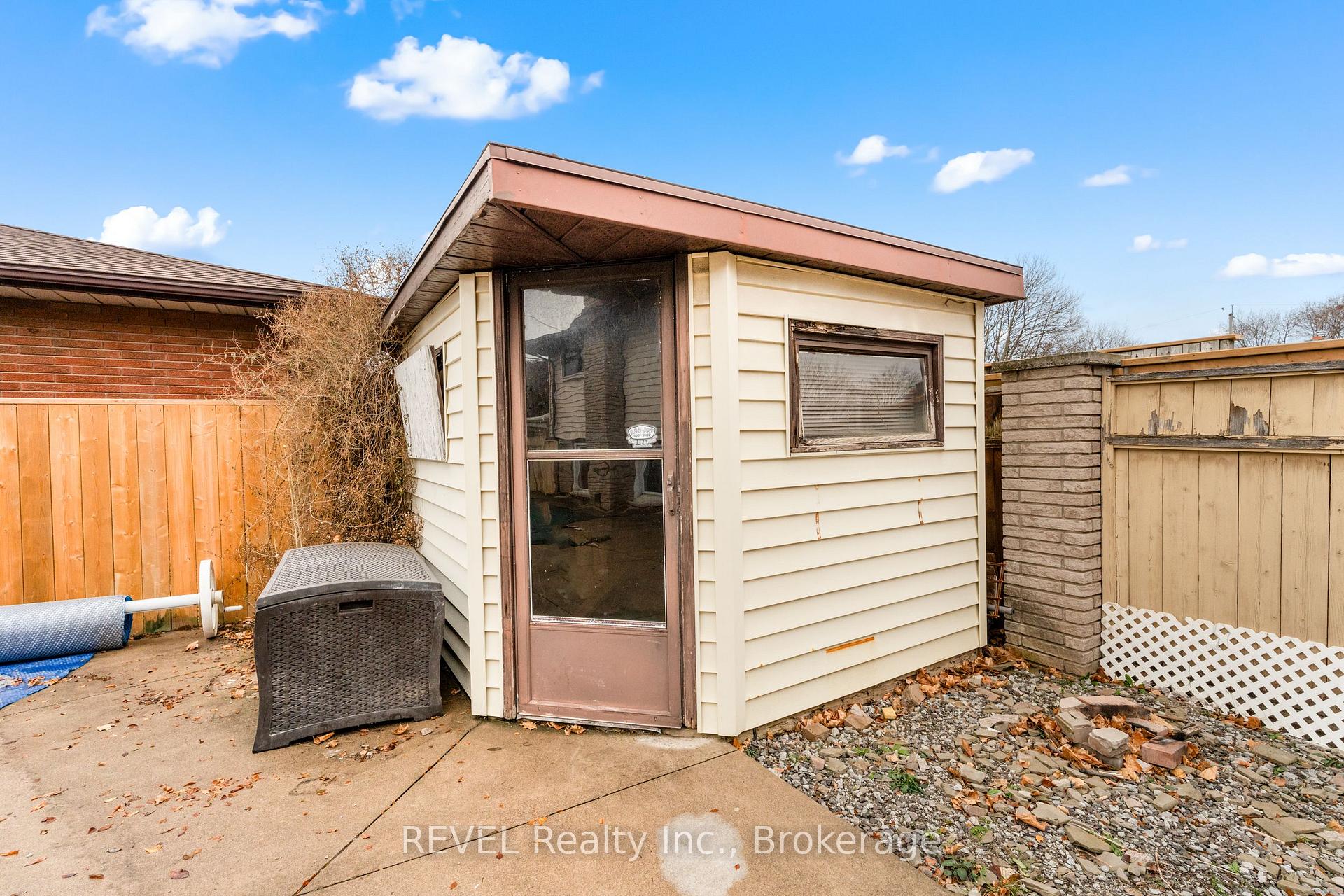 Photo 22 of 1 Prince Edward Drive, St. Catharines, Lakeport — HOMEH