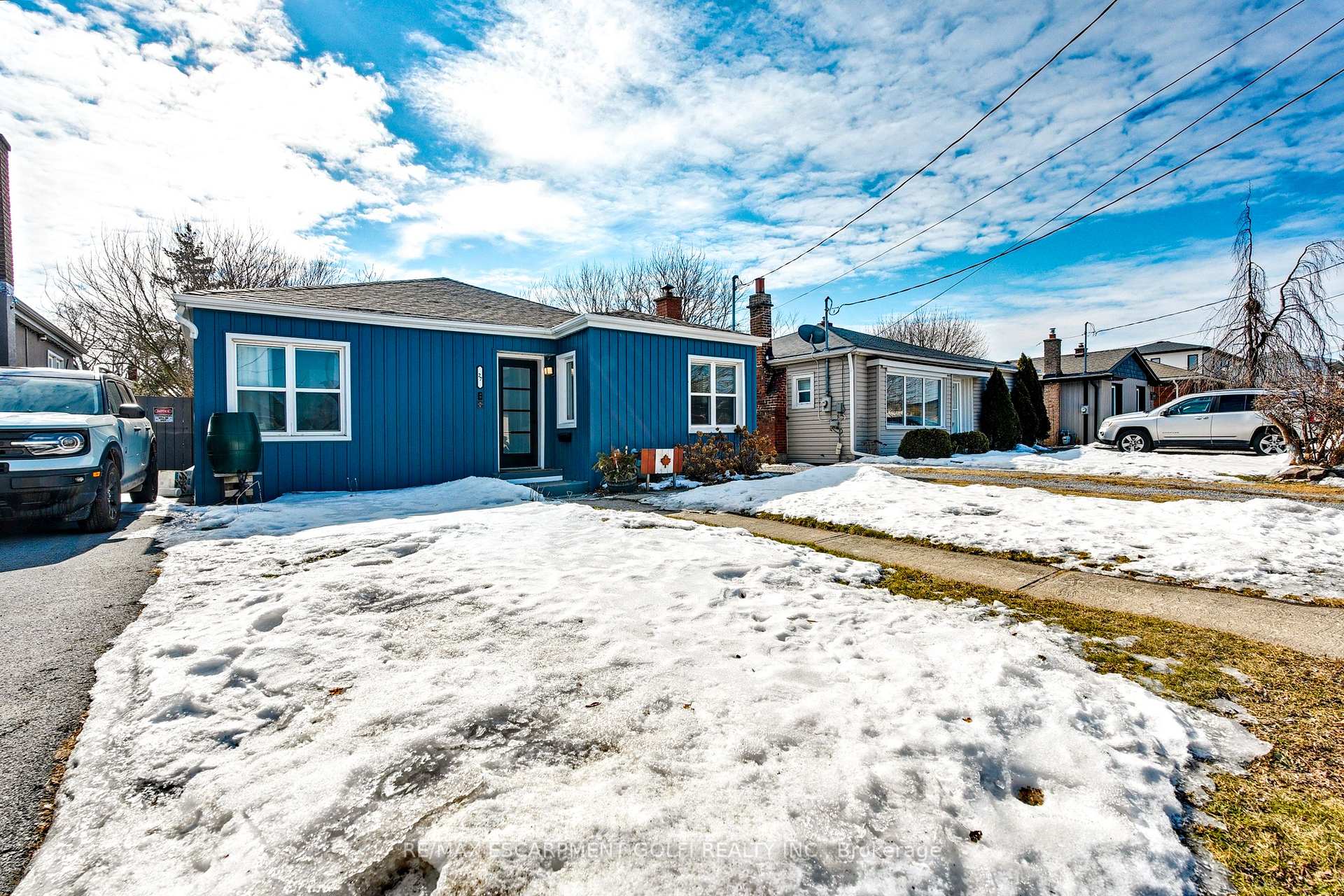 Front of 27 Grapeview Drive