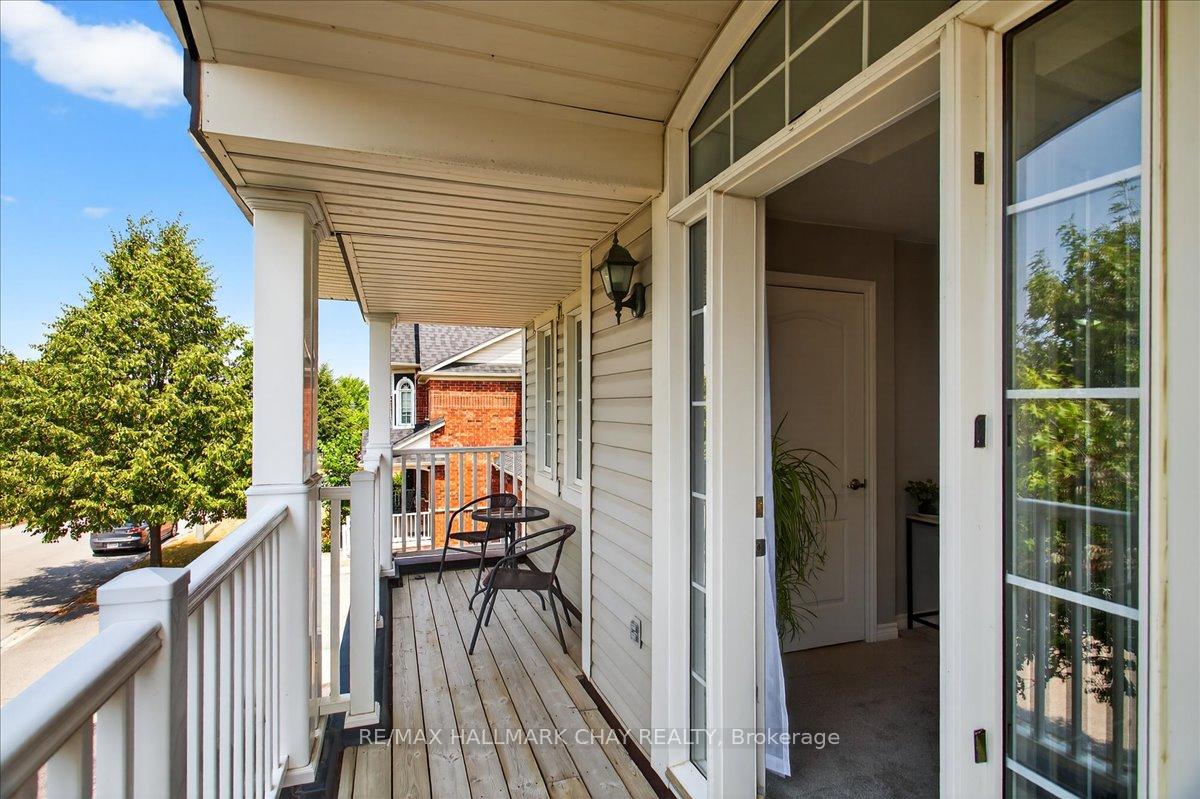 Photo 33 of 35 Diana Way, Barrie, Innis-Shore — HOMEH
