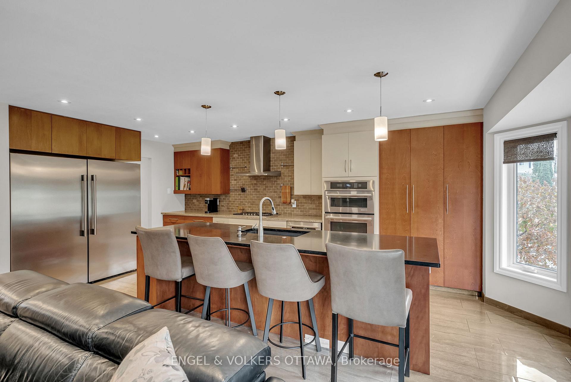 Photo 10 of 8 Randall James Drive, Ottawa, Stittsville (Central) — HOMEH