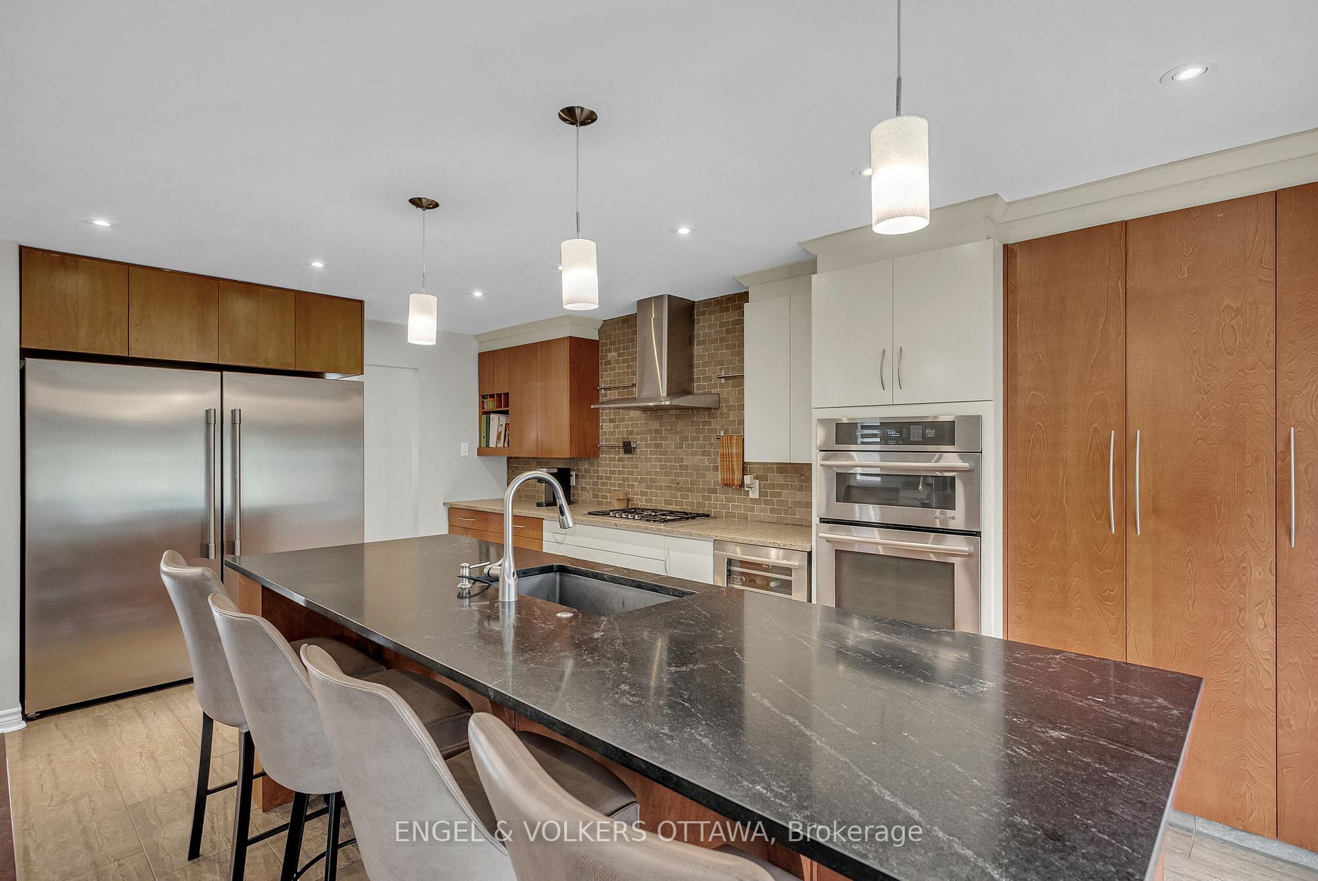 Photo 11 of 8 Randall James Drive, Ottawa, Stittsville (Central) — HOMEH