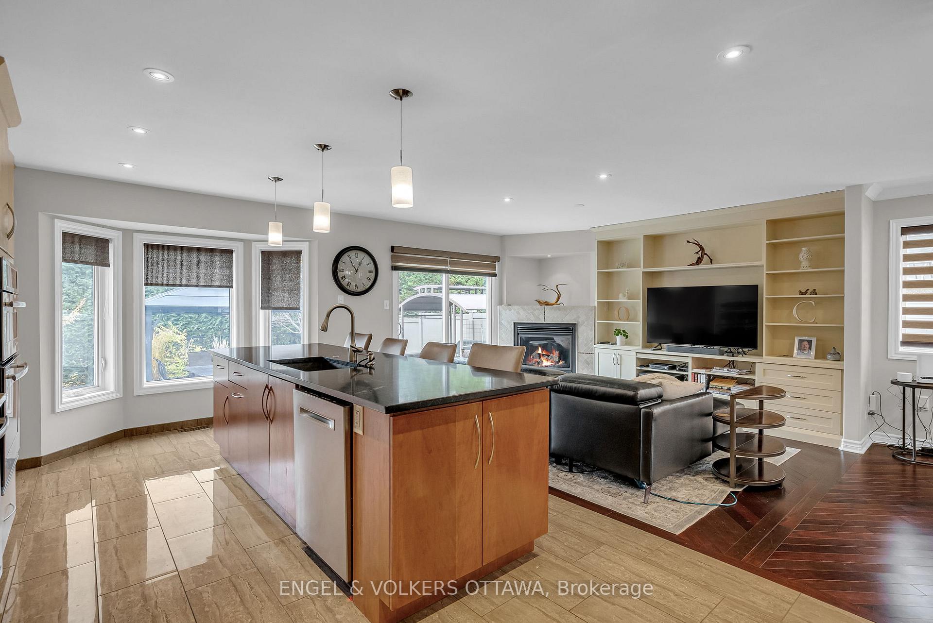 Photo 12 of 8 Randall James Drive, Ottawa, Stittsville (Central) — HOMEH