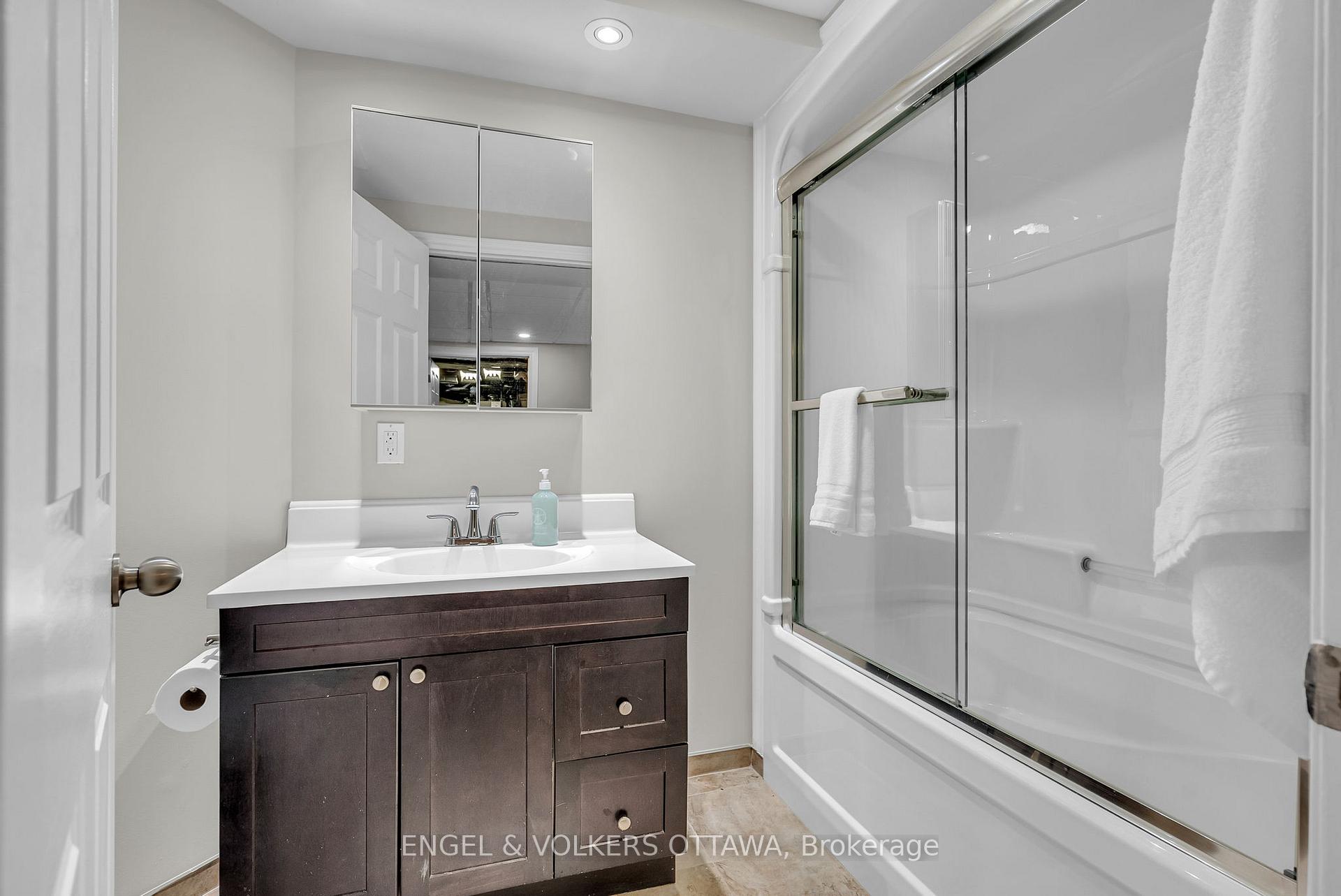 Photo 29 of 8 Randall James Drive, Ottawa, Stittsville (Central) — HOMEH
