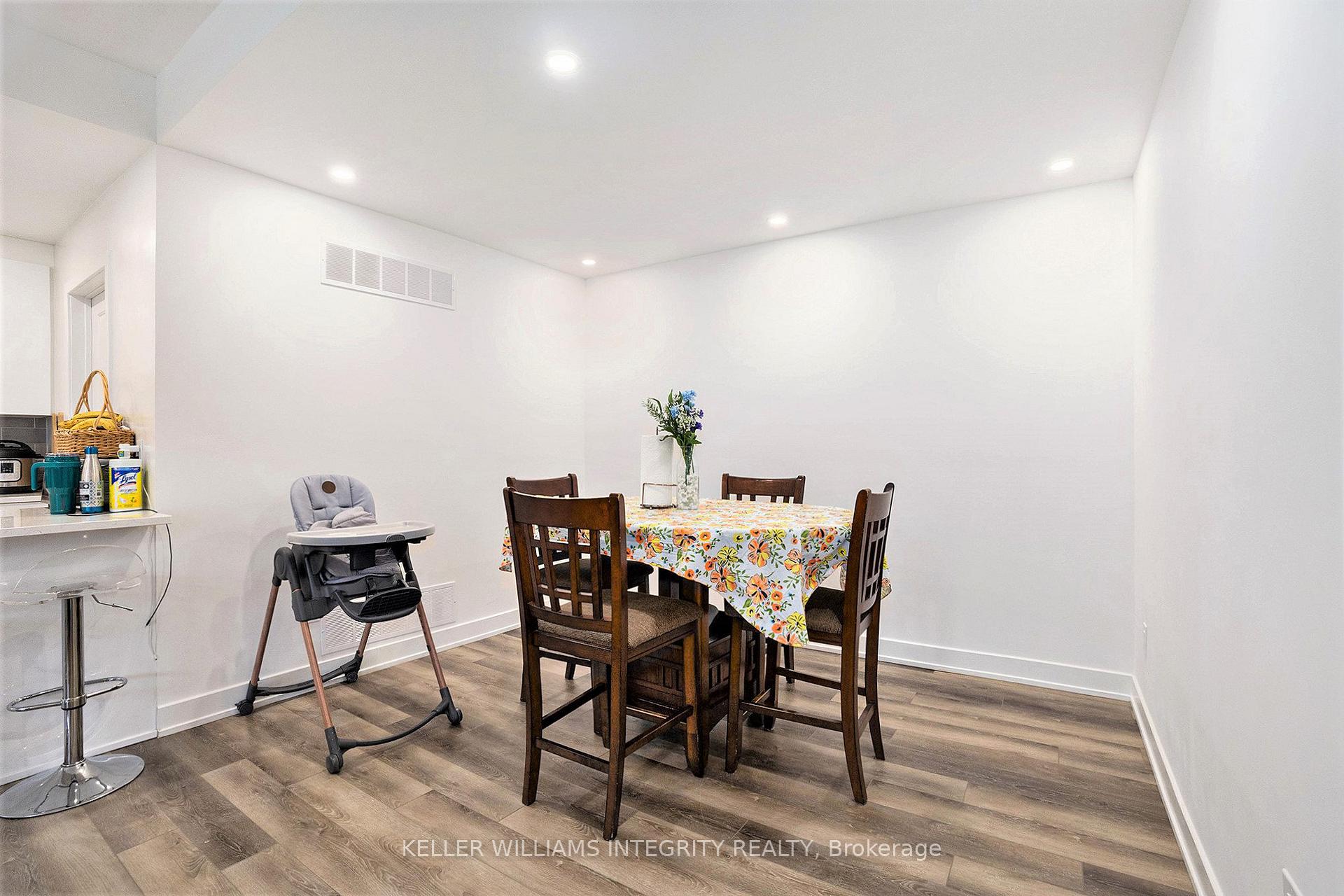 Photo 6 of Unit E, 390 Rolling Meadow Crescent E, Ottawa, Mer Bleue/Bradley Estates/Anderson Park — HOMEH
