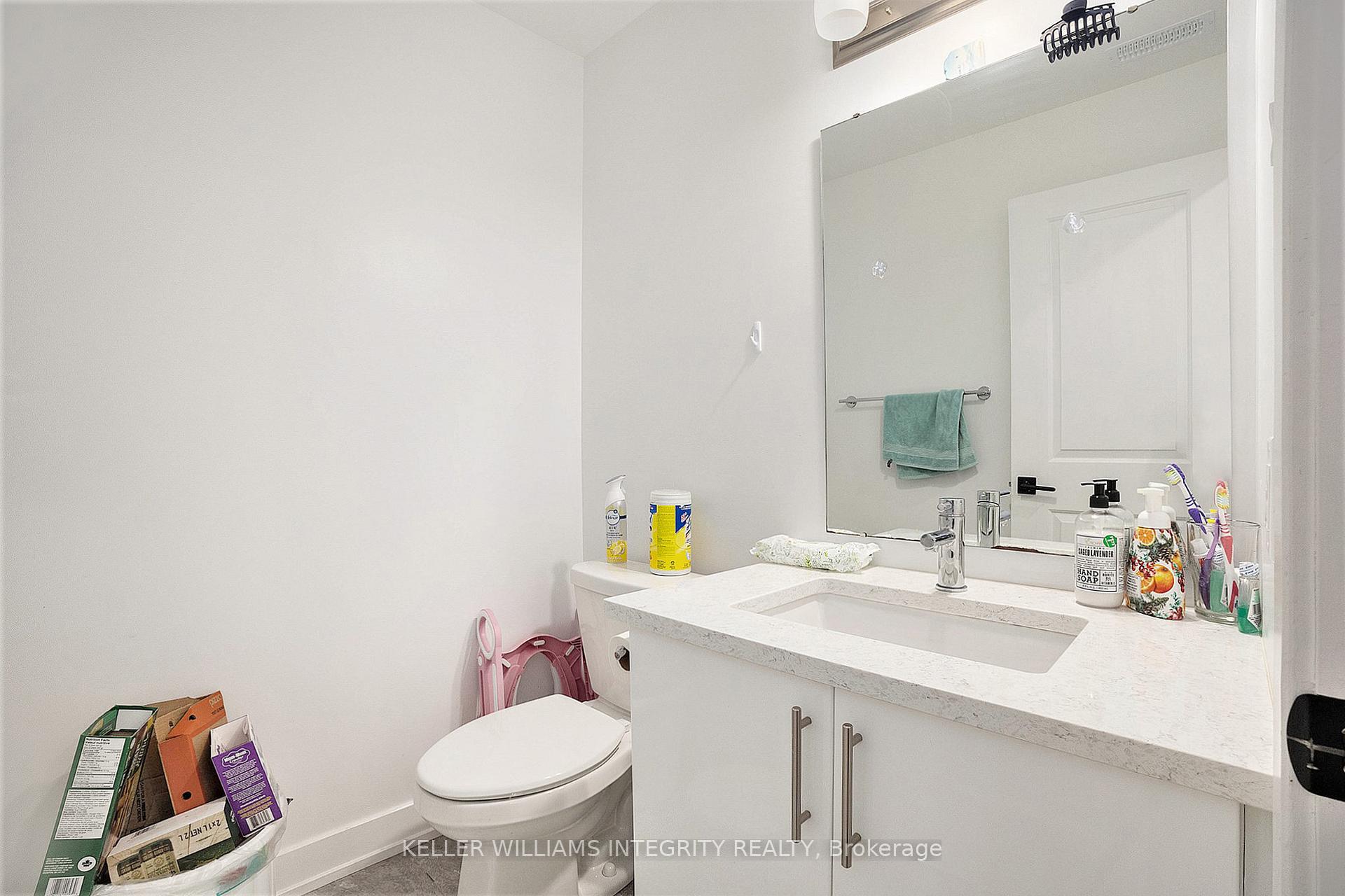 Photo 9 of Unit E, 390 Rolling Meadow Crescent E, Ottawa, Mer Bleue/Bradley Estates/Anderson Park — HOMEH