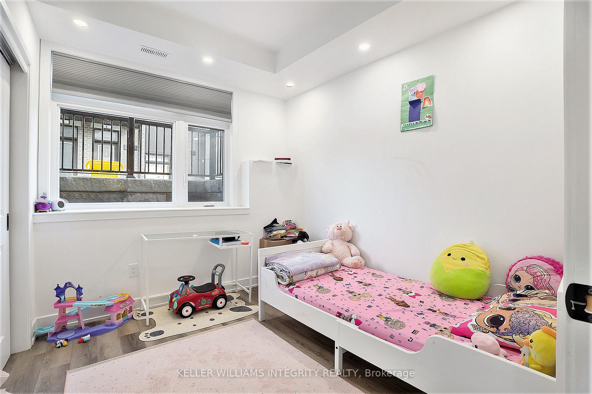 Photo 10 of Unit E, 390 Rolling Meadow Crescent E, Ottawa, Mer Bleue/Bradley Estates/Anderson Park — HOMEH