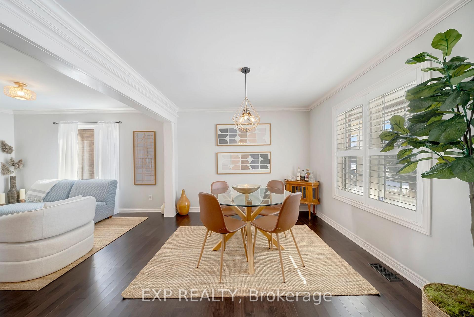 Photo 4 of 23 Wilfrid Laurier Crescent, St. Catharines, Secord Woods — HOMEH