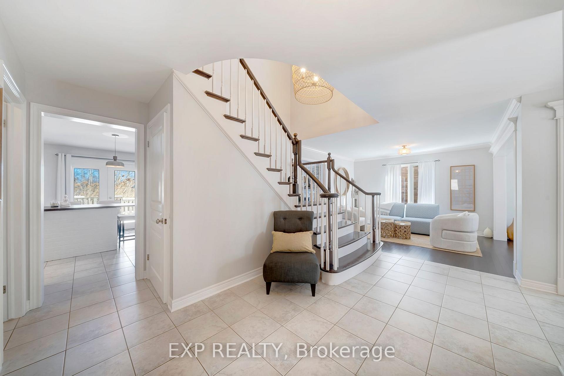 Photo 8 of 23 Wilfrid Laurier Crescent, St. Catharines, Secord Woods — HOMEH