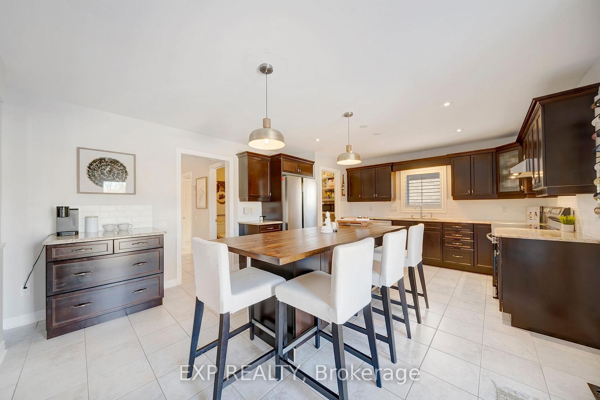 Photo 13 of 23 Wilfrid Laurier Crescent, St. Catharines, Secord Woods — HOMEH