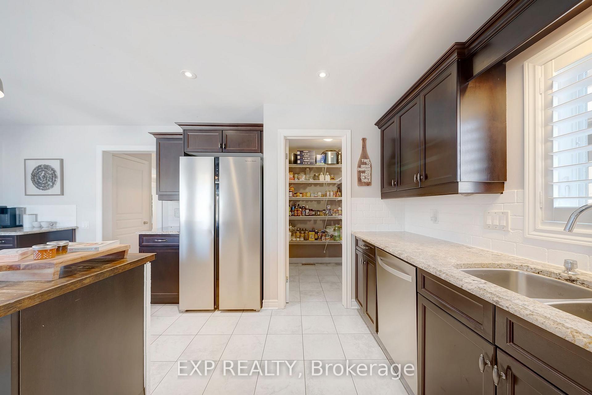 Photo 16 of 23 Wilfrid Laurier Crescent, St. Catharines, Secord Woods — HOMEH