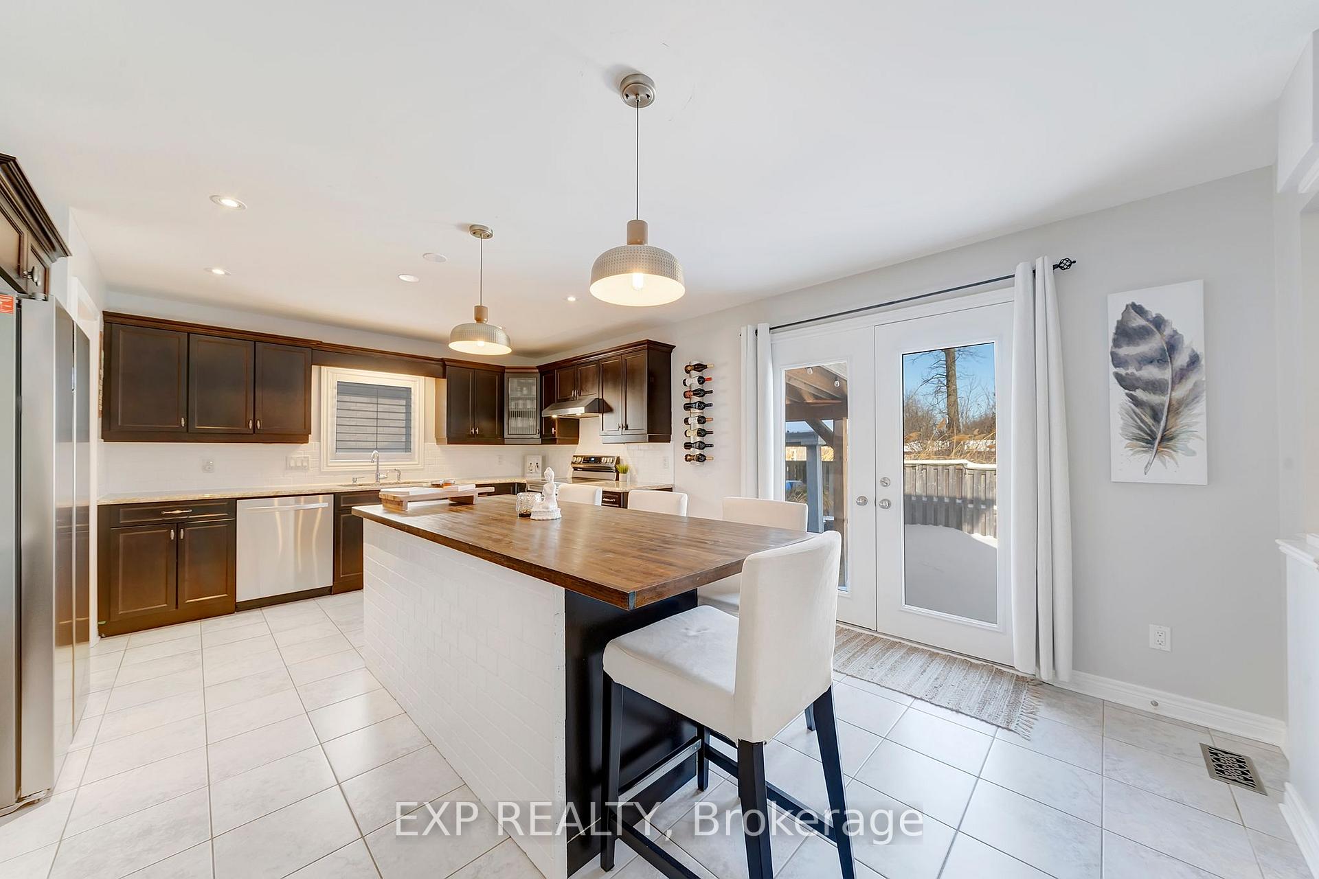 Photo 17 of 23 Wilfrid Laurier Crescent, St. Catharines, Secord Woods — HOMEH