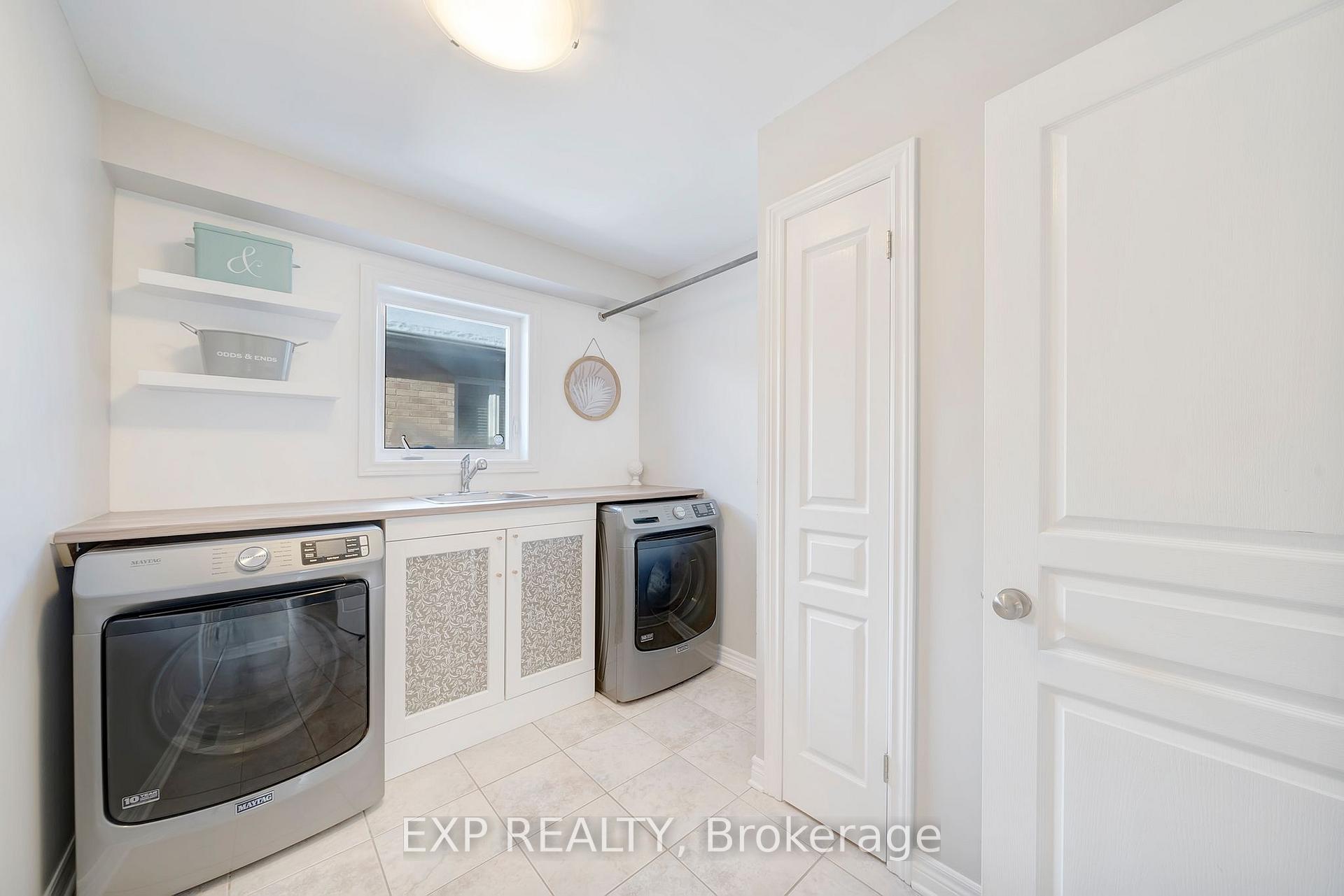 Photo 18 of 23 Wilfrid Laurier Crescent, St. Catharines, Secord Woods — HOMEH