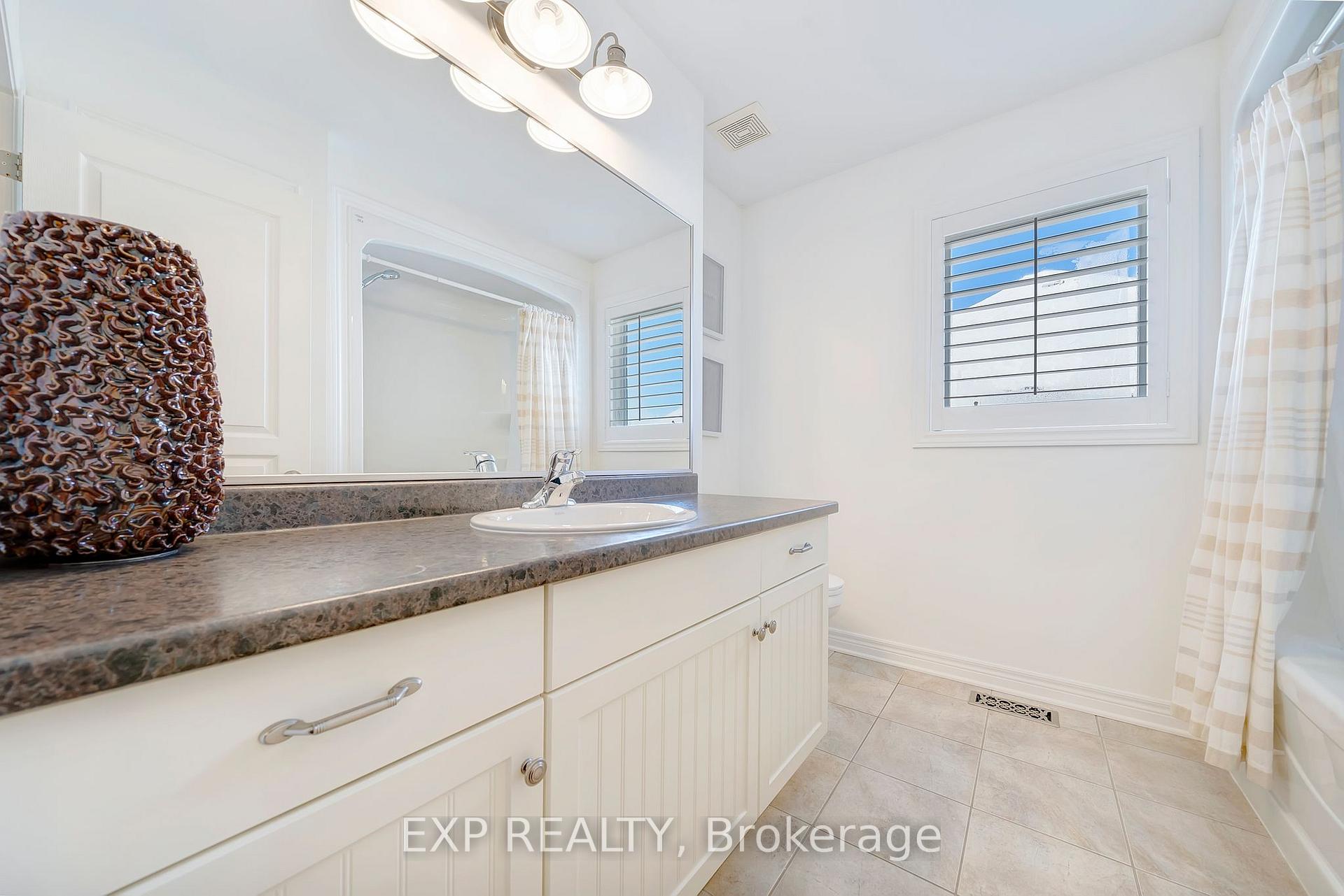 Photo 23 of 23 Wilfrid Laurier Crescent, St. Catharines, Secord Woods — HOMEH
